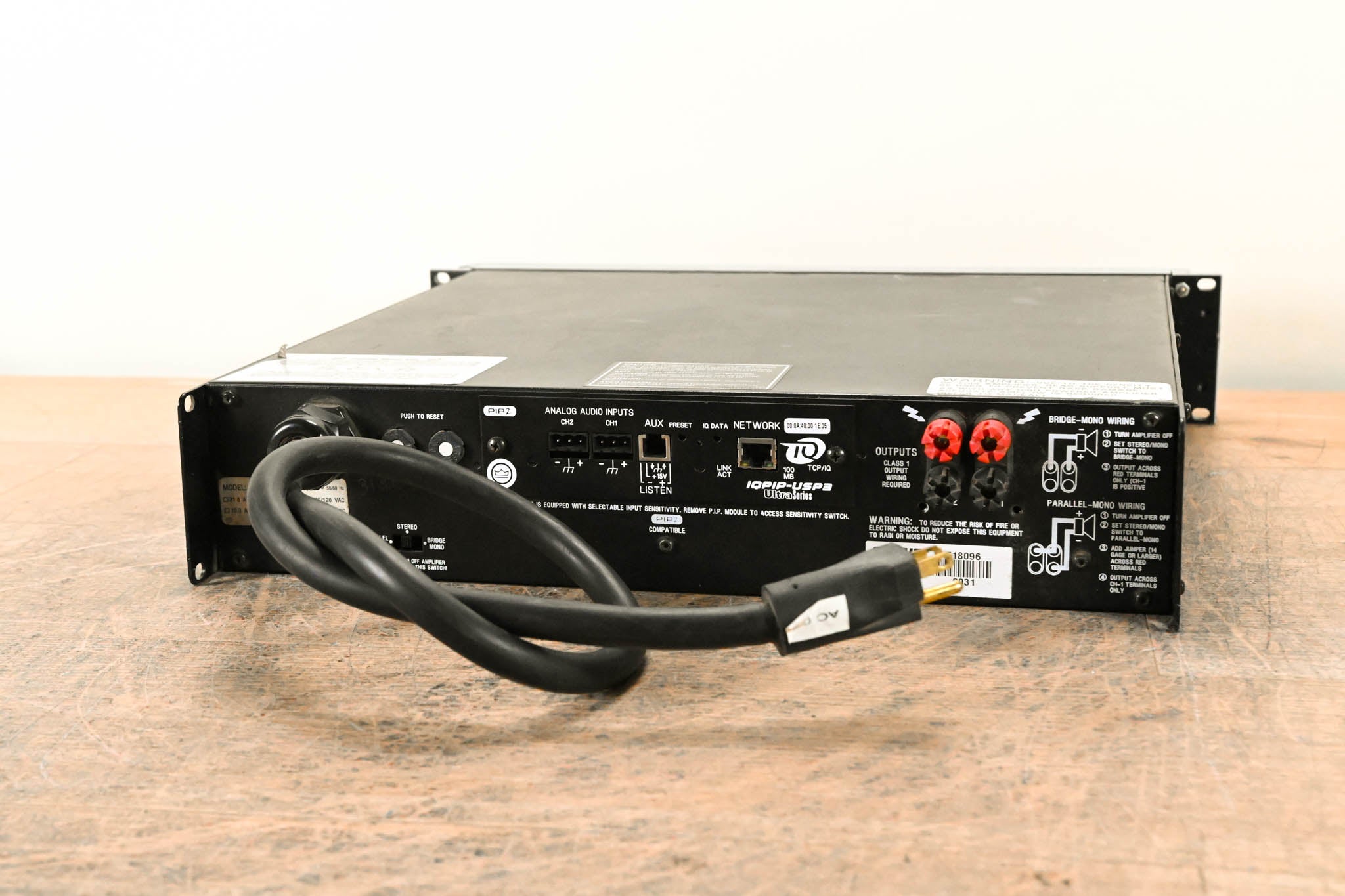 Crown Macro-Tech 2402 2-Channel Power Amplifier