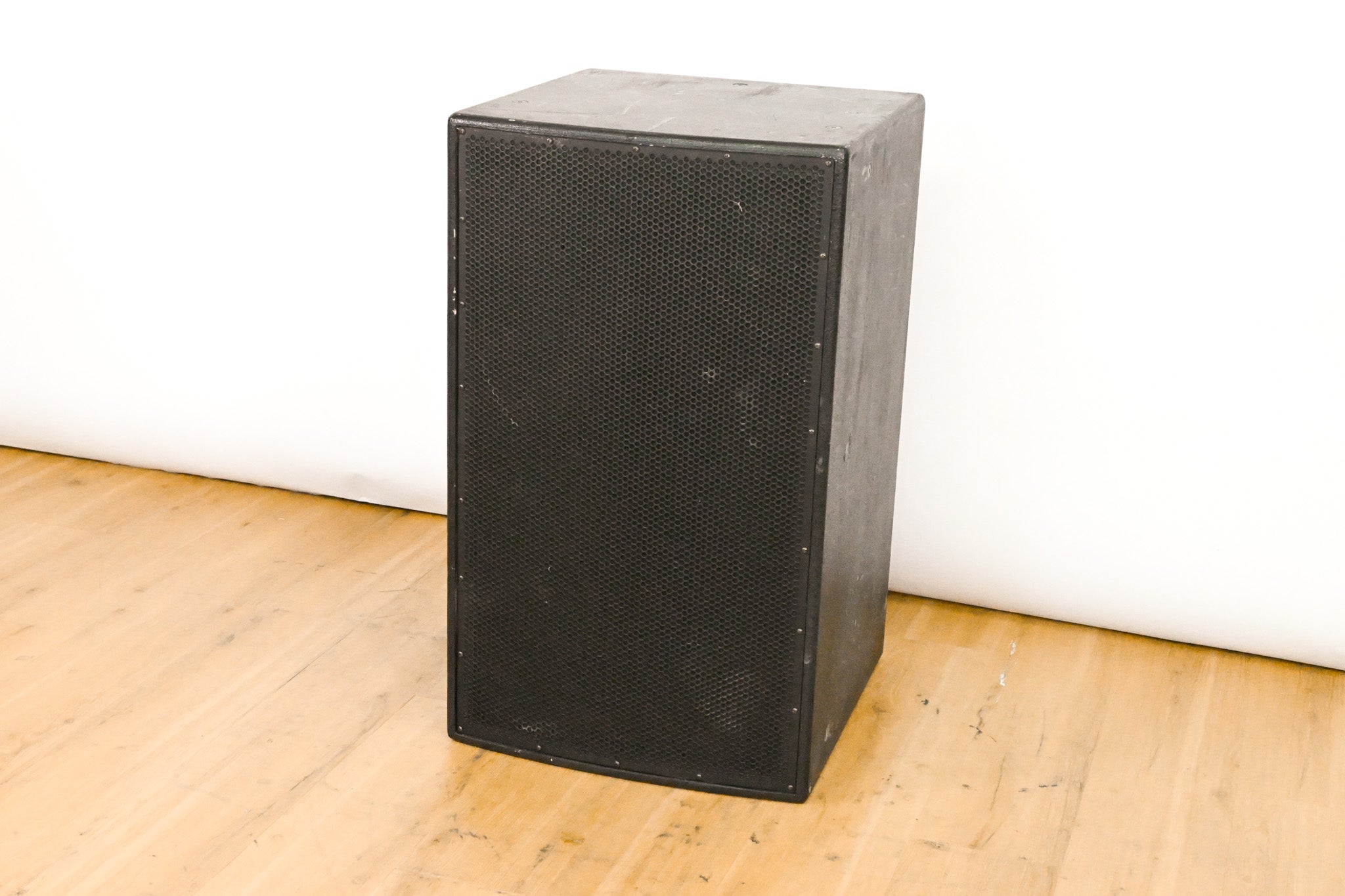 EAW SB625zP Dual 15-inch Subwoofer