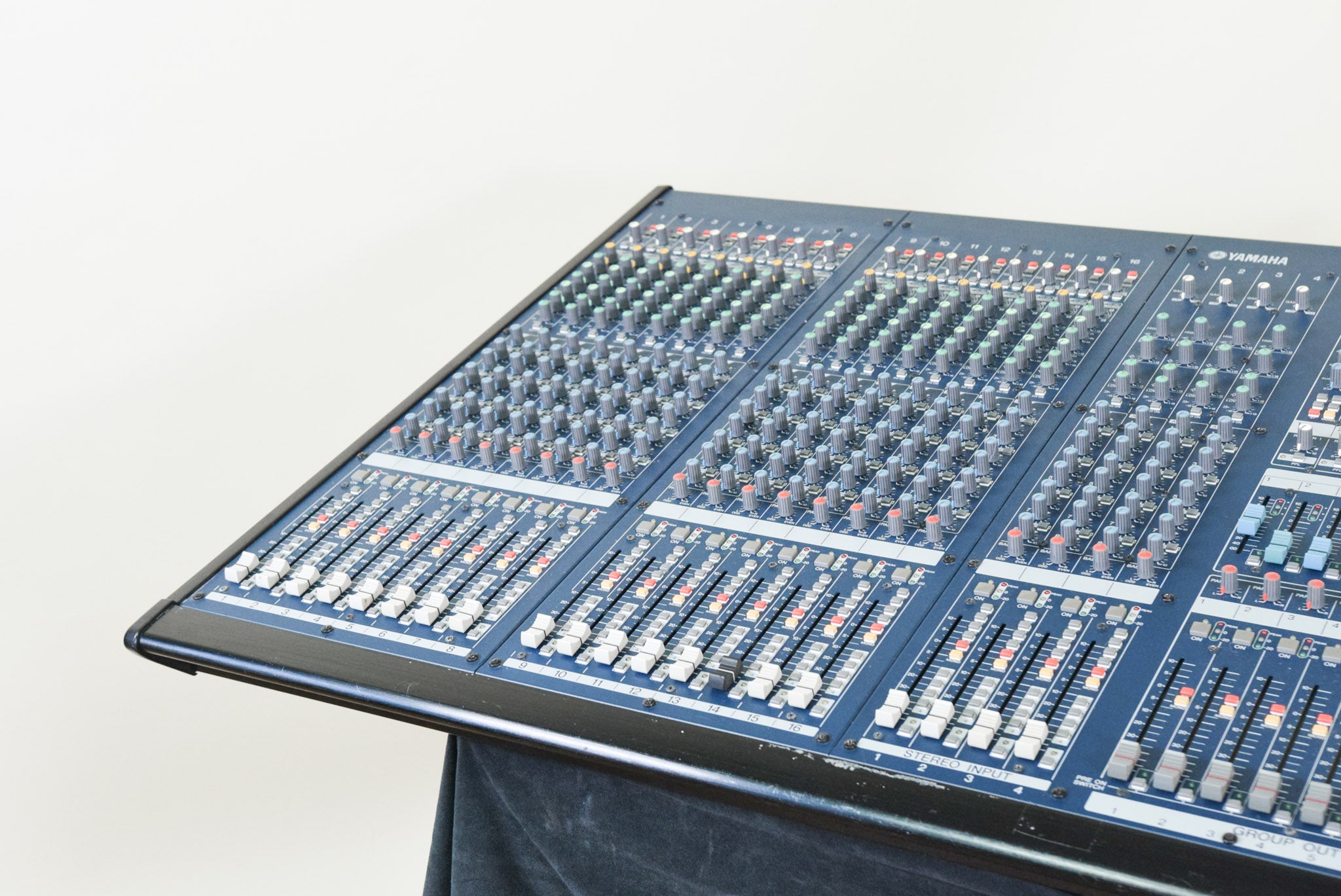 Yamaha IM8-32 32-Ch. Sound Reinforcement Console (NO POWER SUPPLY CABLE)
