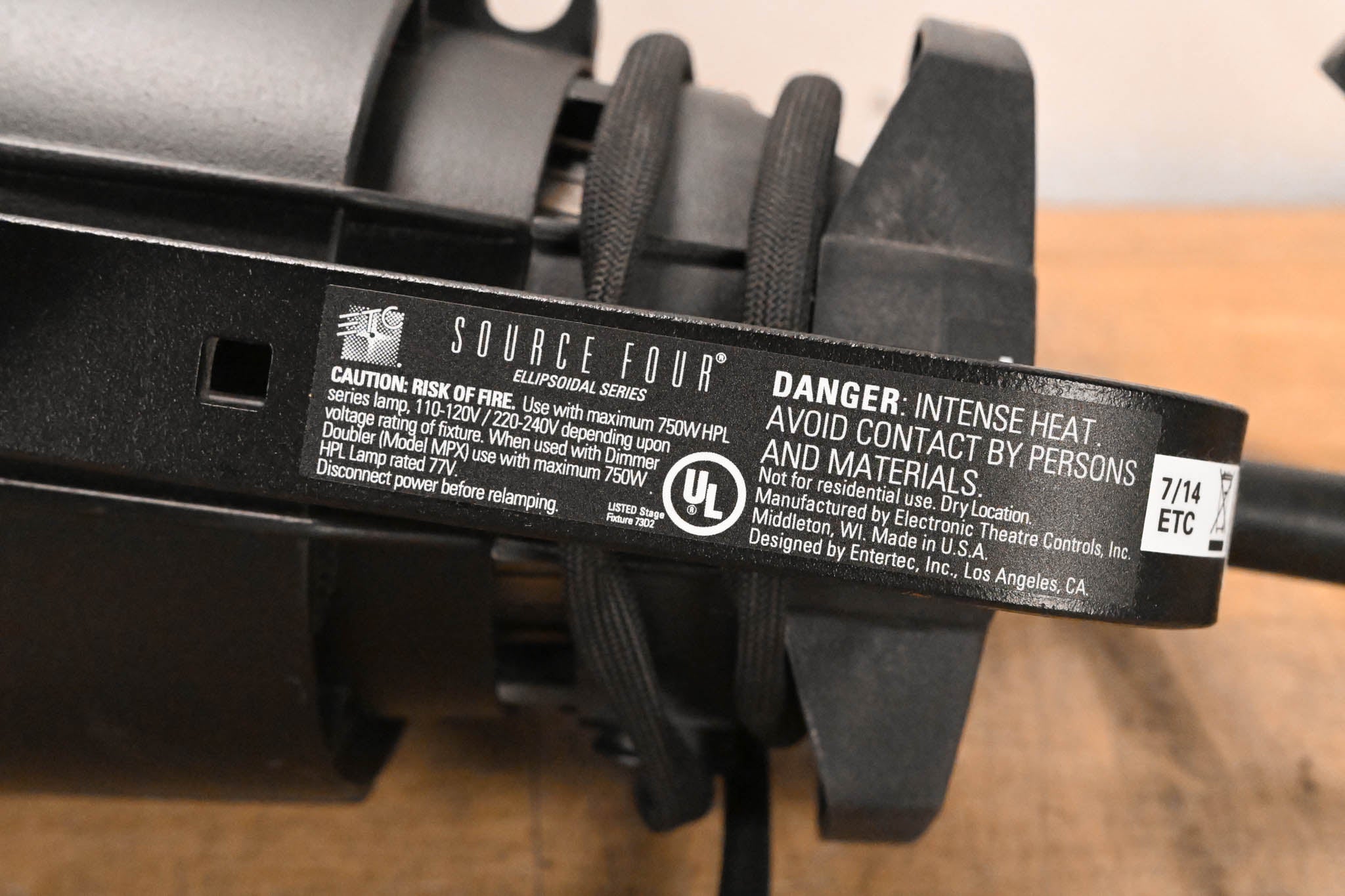 ETC Source Four Zoom 25-50 Degree 750 Ellipsoidal Light