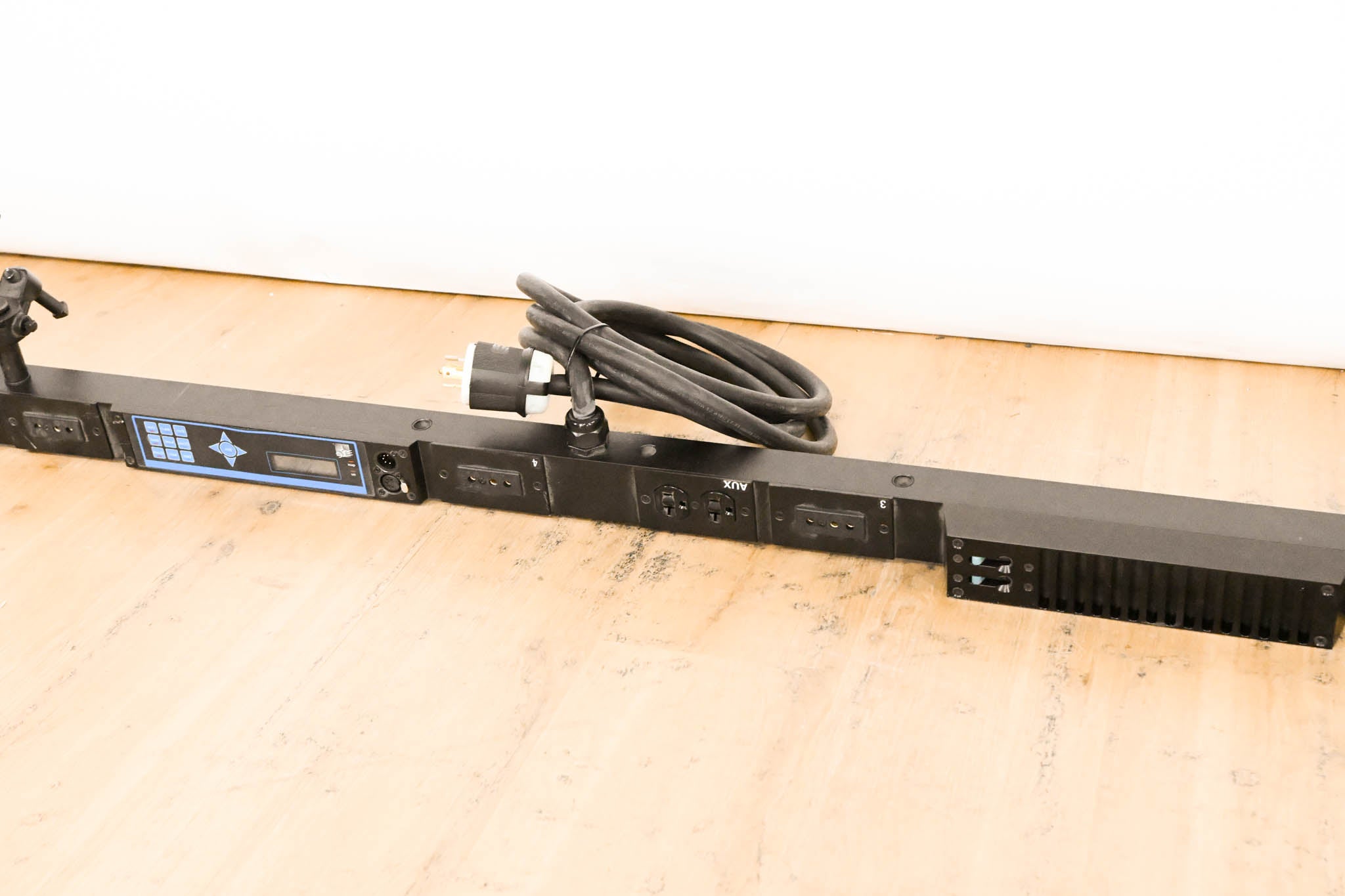 ETC SB6-10M 6 x 10A (1200W) SmartBar with Stage Pin Connectors