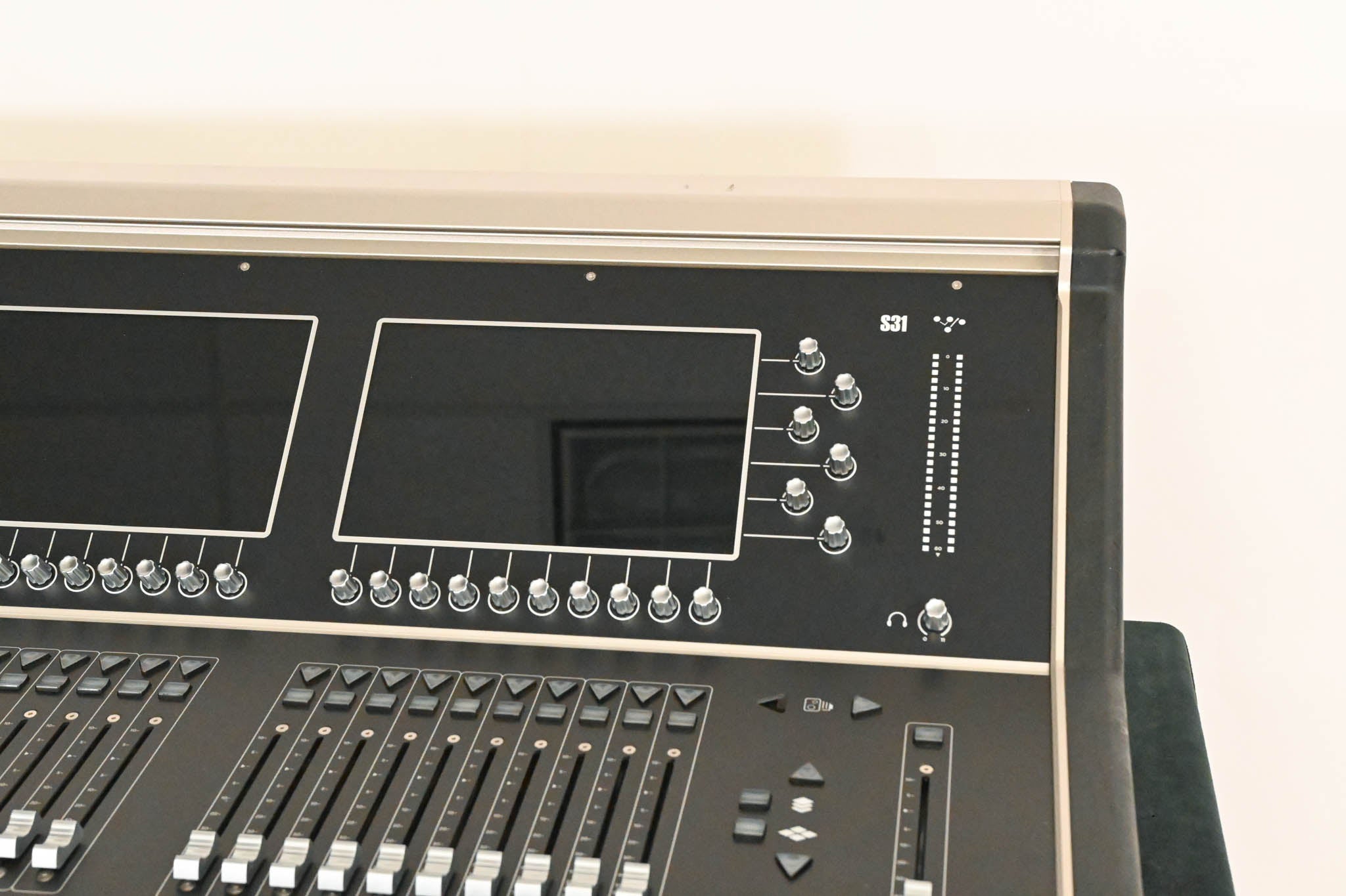 DiGiCo S31 48-Channel Digital Mixing Console