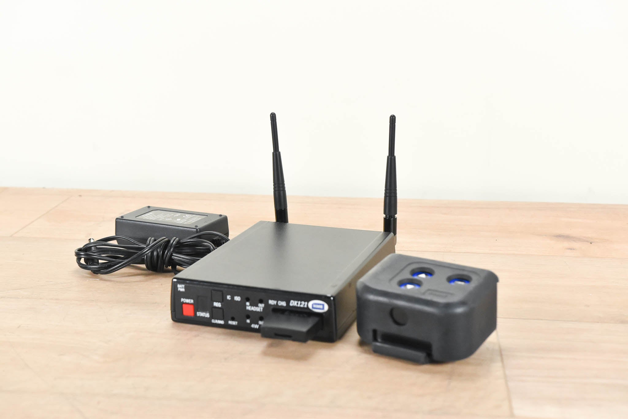 HME DX121 Digital Wireless Inctercom Base Station with BP200 Beltpack