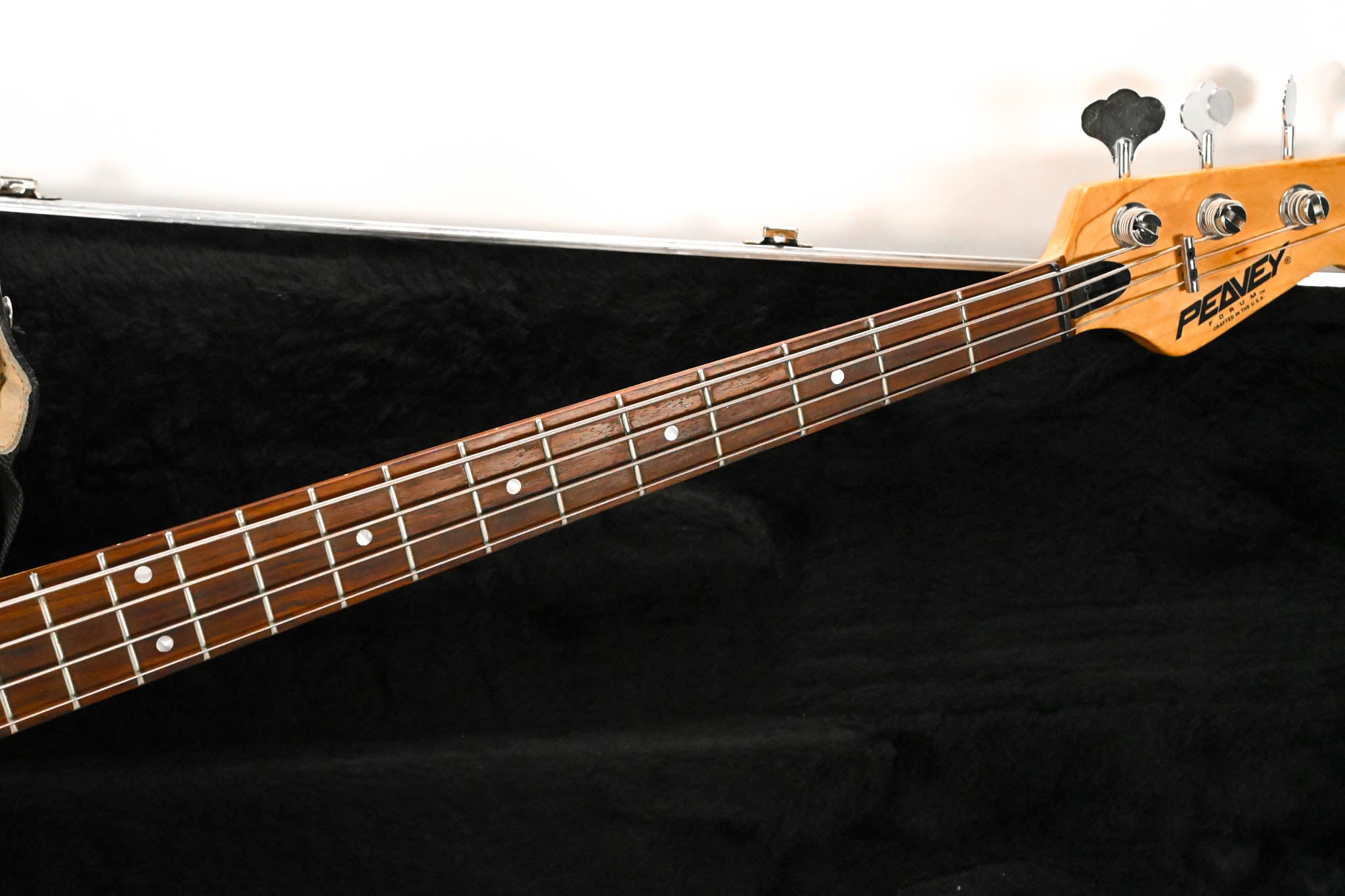 Peavey Forum 4-String Bass Guitar with Hard Case