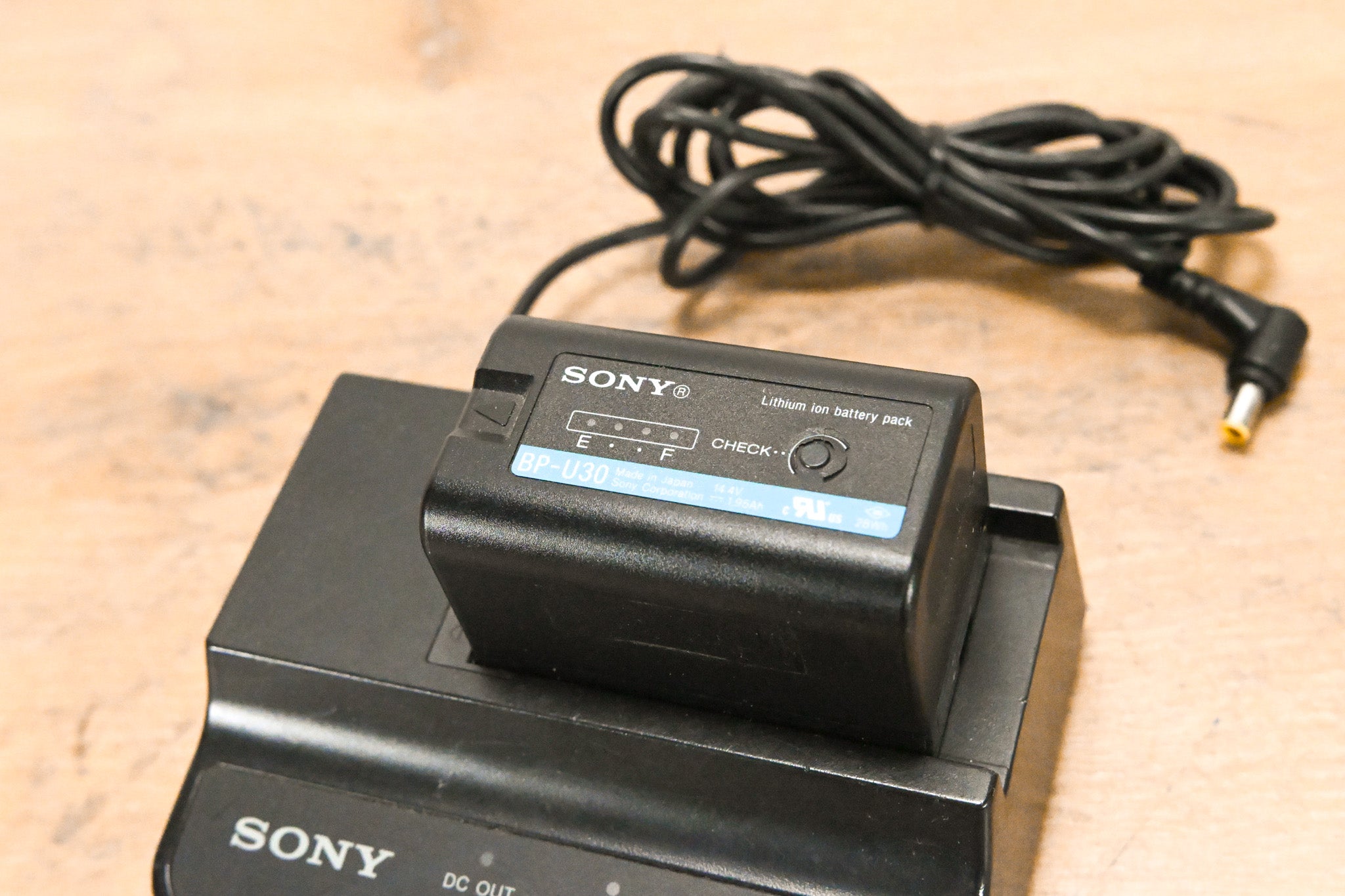 Sony BC-U1 AC Adapter/Charger with BP-U30 Battery (NO POWER SUPPLY)