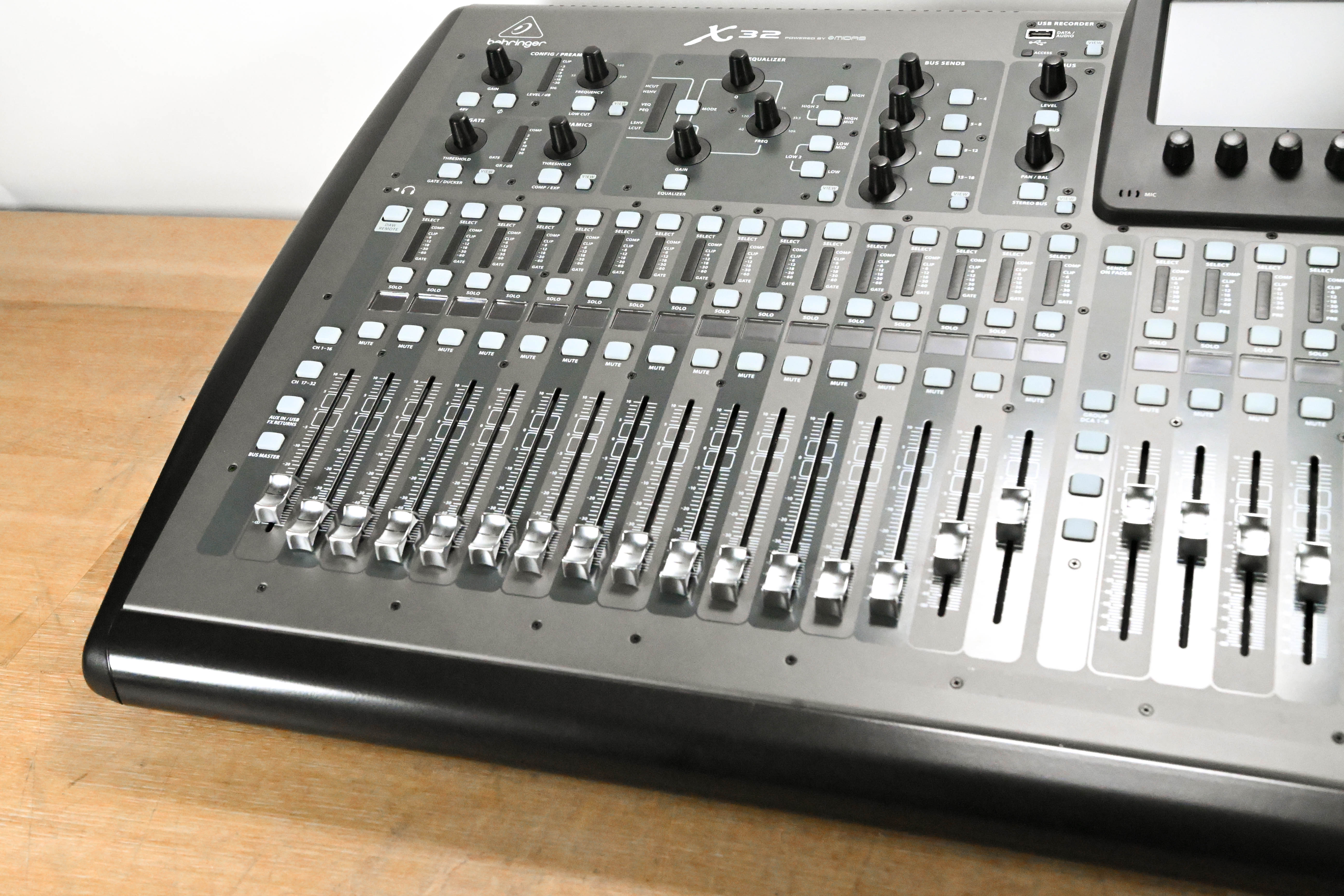 Behringer X32 40-Channel Digital Mixing Console