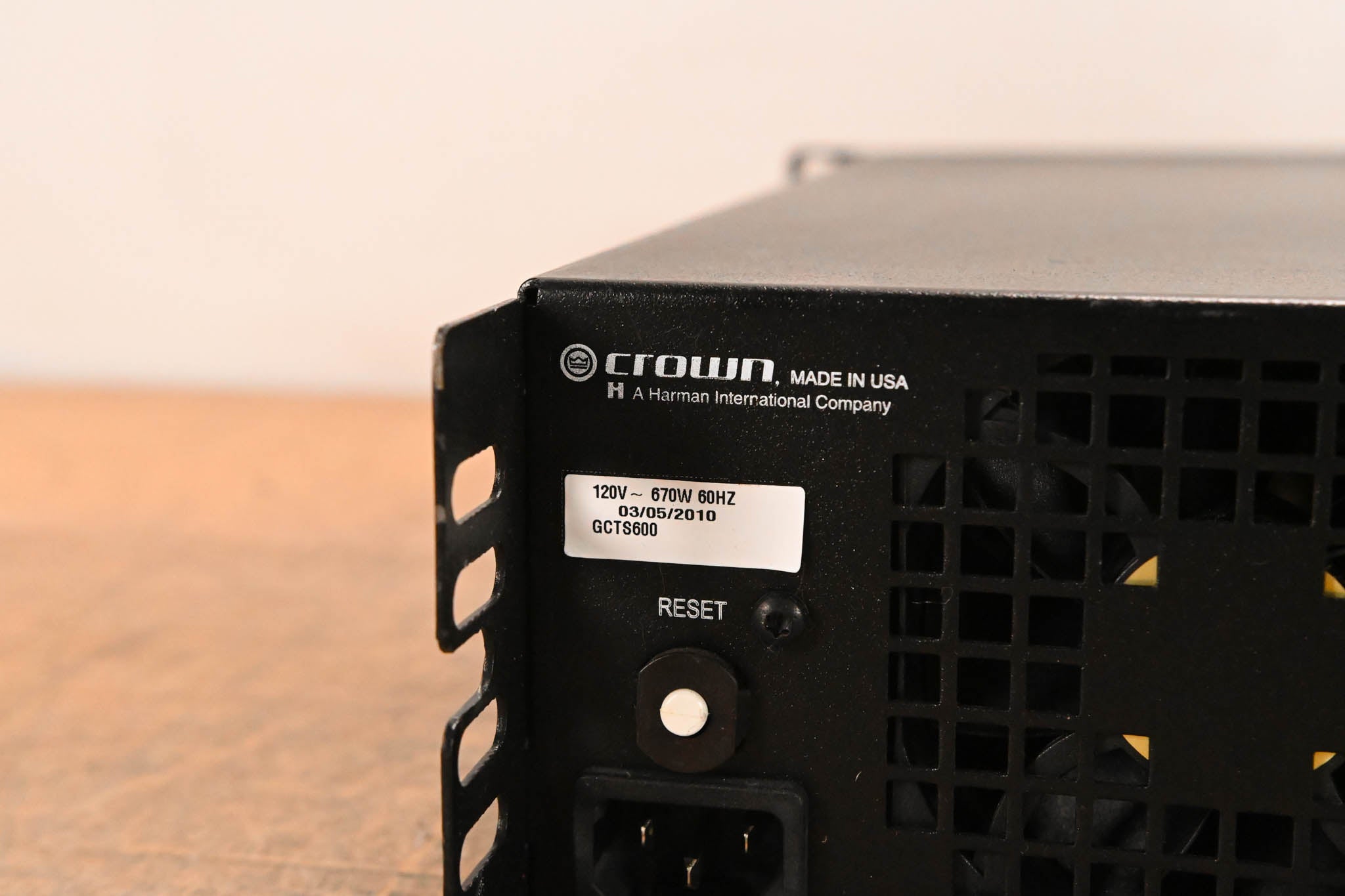 Crown CTs 600 Two-Channel 300W Power Amplifier