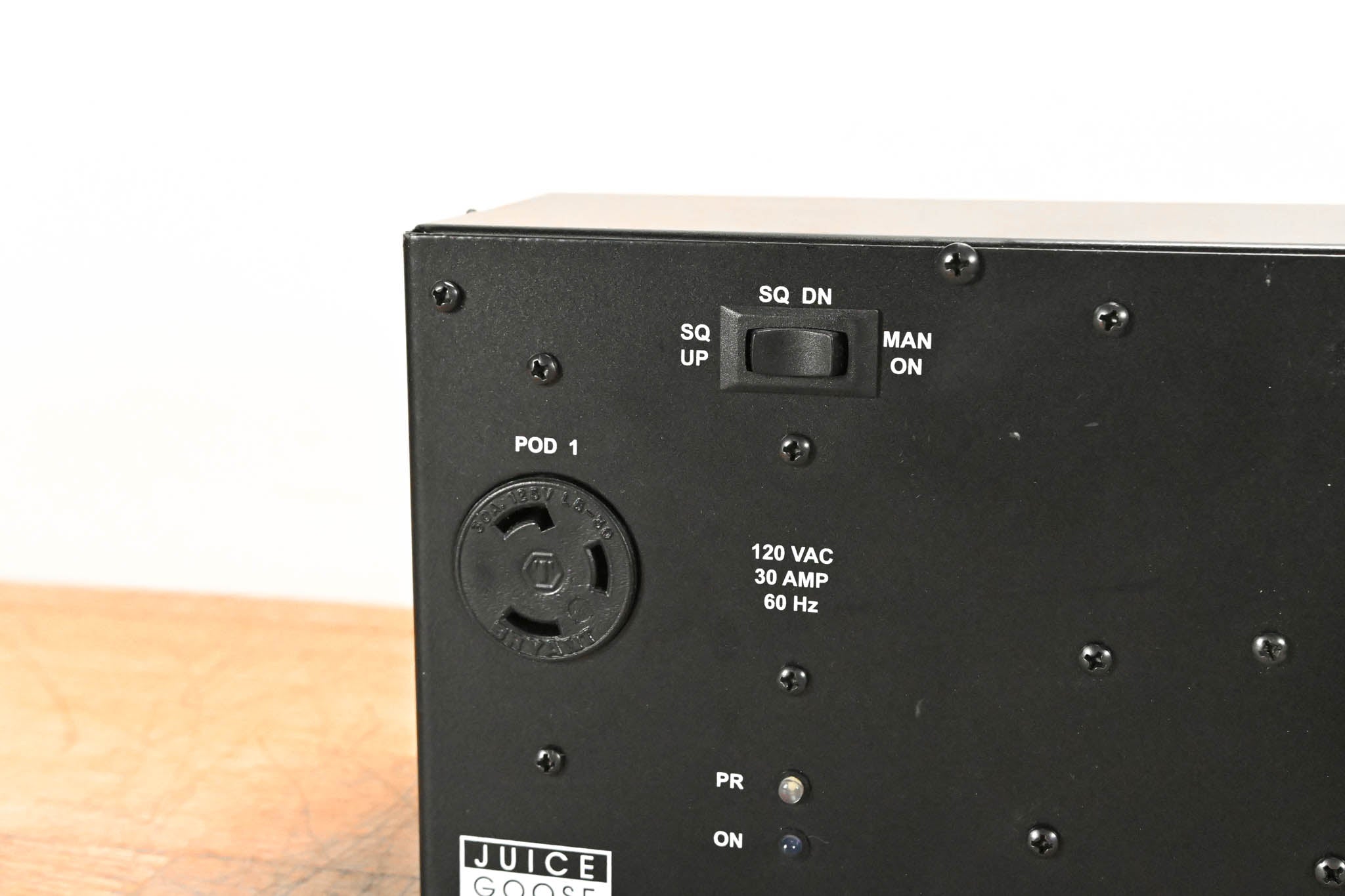 Juice Goose CQ-3000 30 Amp Power Distribution System