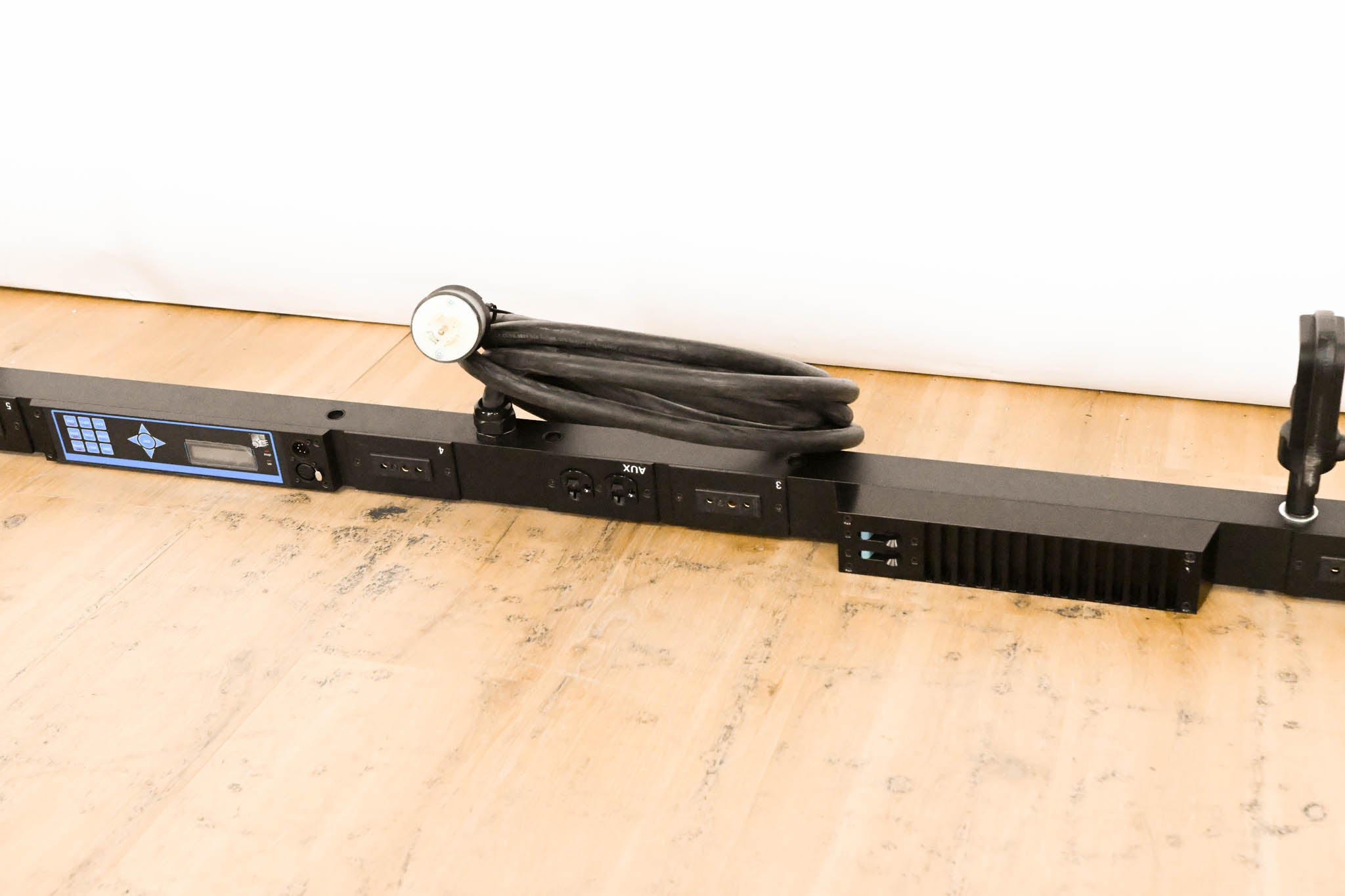 ETC SB6-10M 6 x 10A (1200W) SmartBar with Stage Pin Connectors