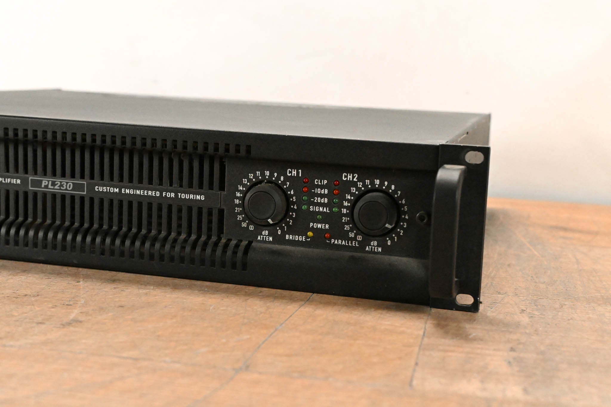 QSC PL230 PowerLight 2 Series 2-Channel 1500W Power Amplifier