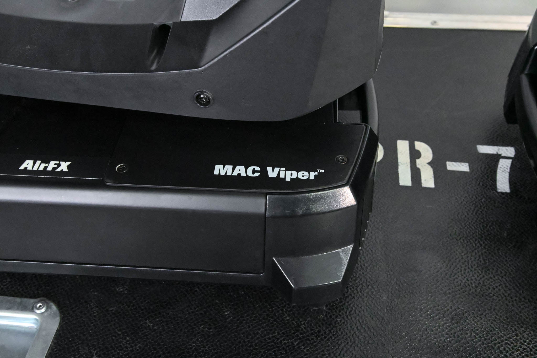 Martin MAC Viper AirFX Aerial Effects Fixture Pair with Flight Case