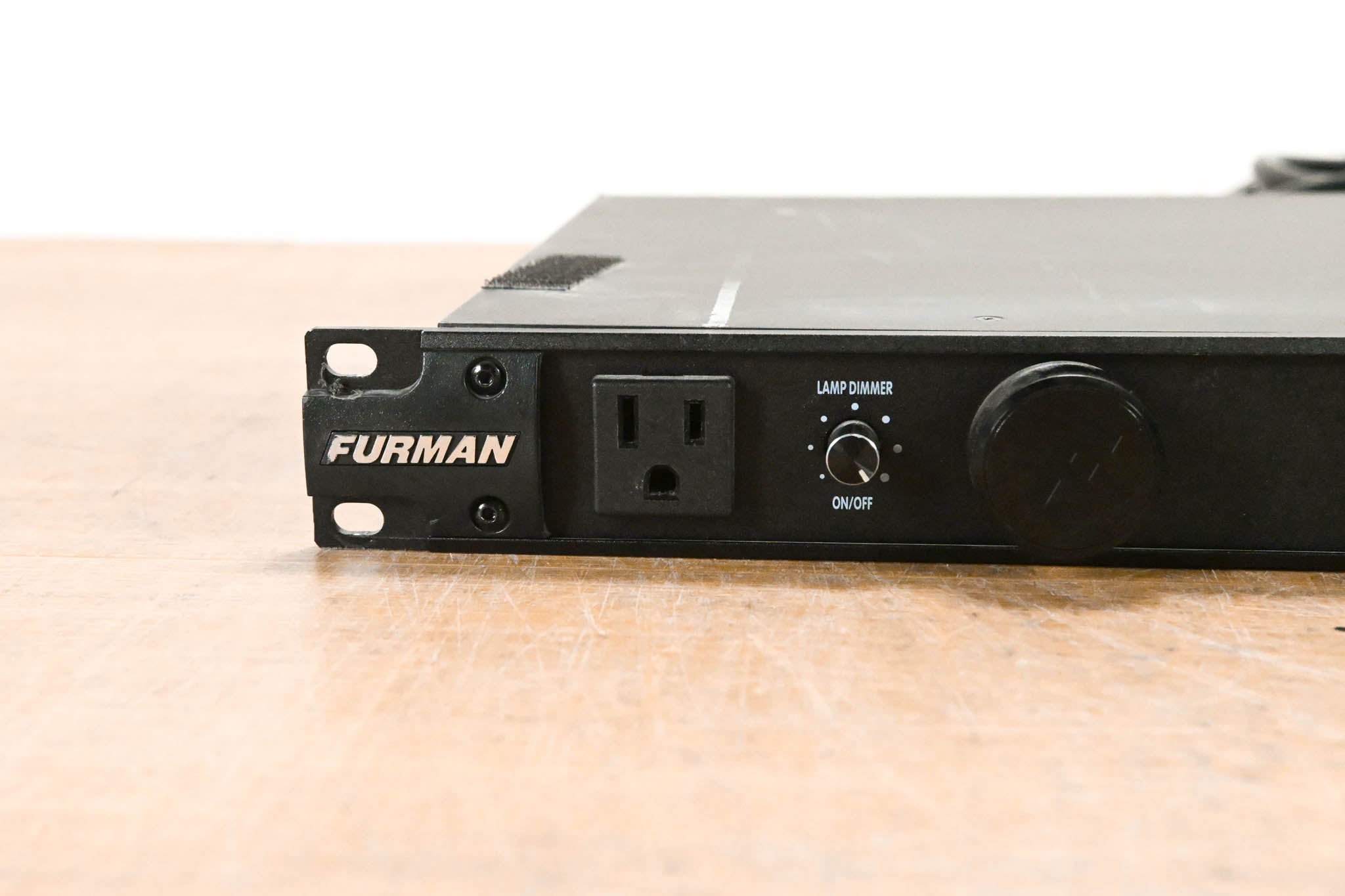 Furman PL-PLUS DMC Power Conditioner with Voltmeter/Ammeter