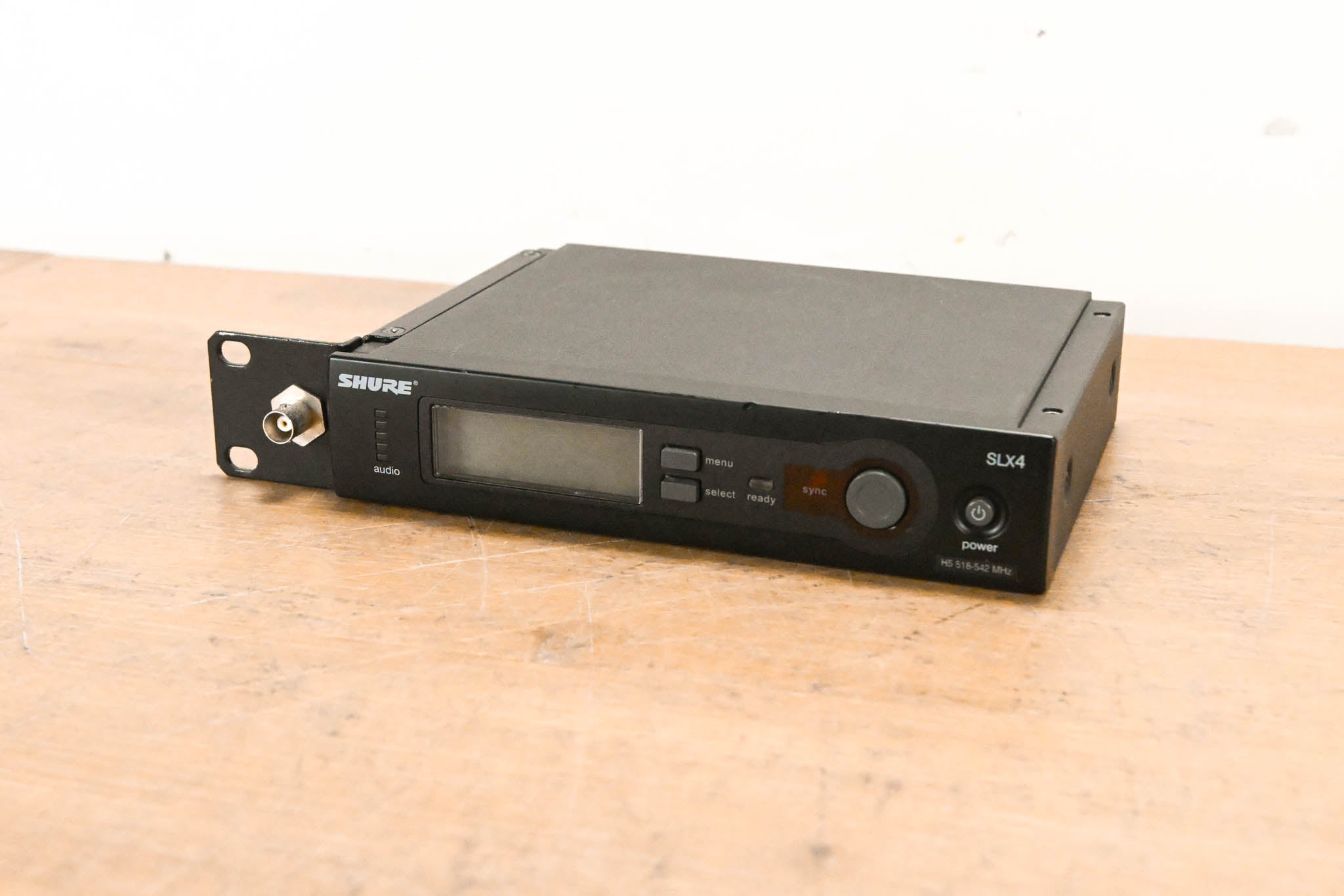 Shure SLX4 Wireless Receiver - H5 Band: 518-542 MHz (NO POWER SUPPLY)