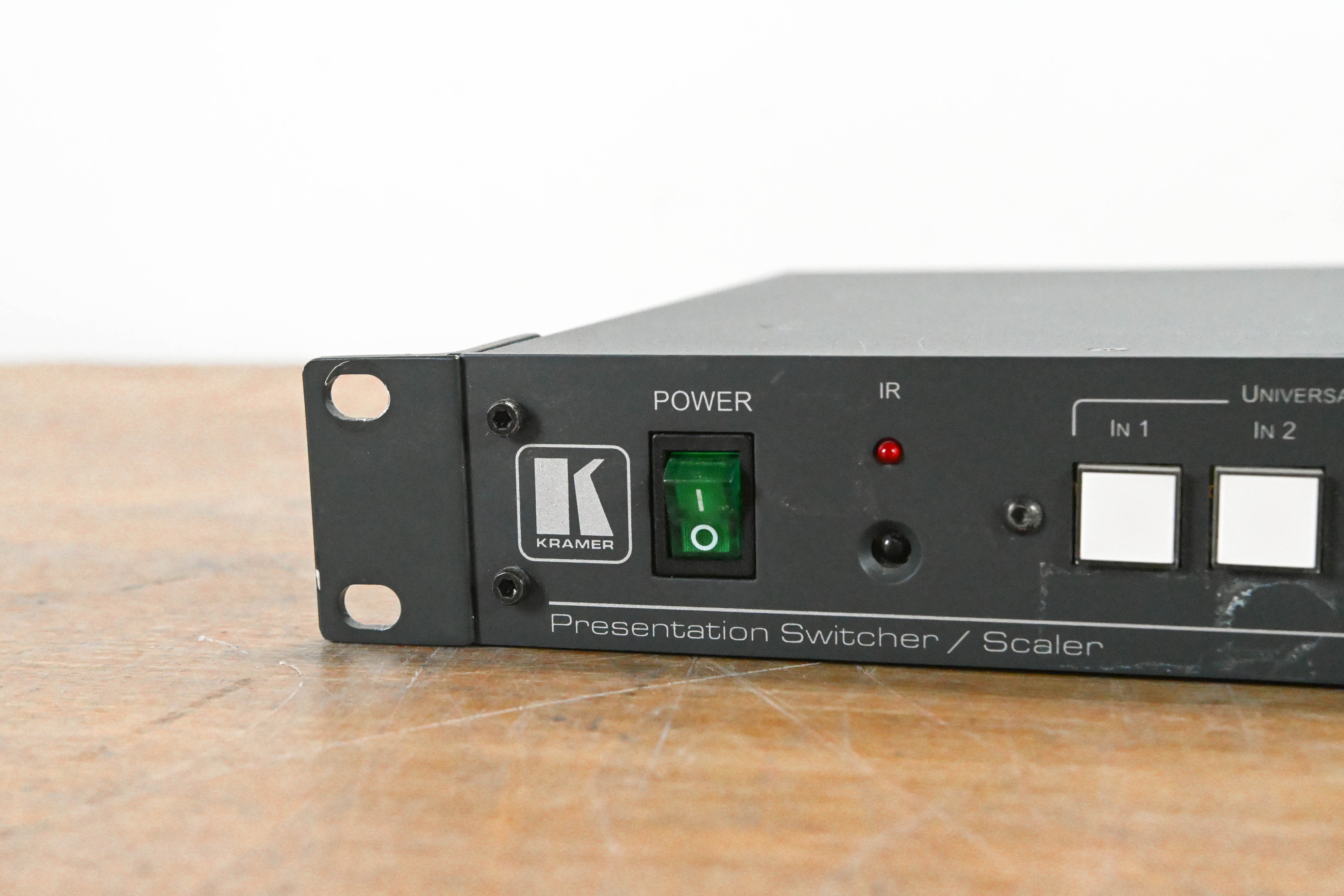 Kramer VP-728 9−Input ProScale Presentation Scaler/Switcher