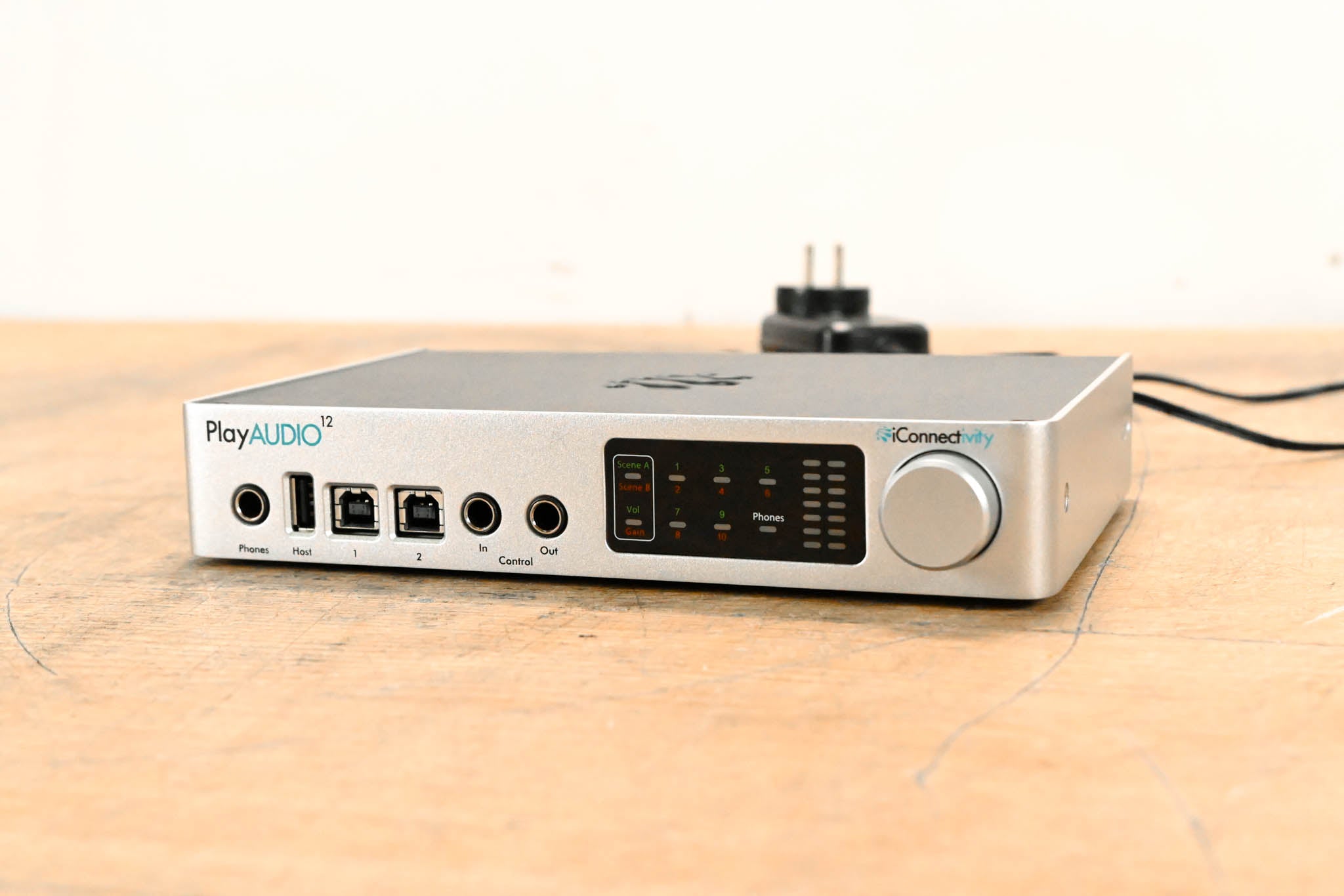 iConnectivity PlayAUDIO12 USB Audio and MIDI Interface