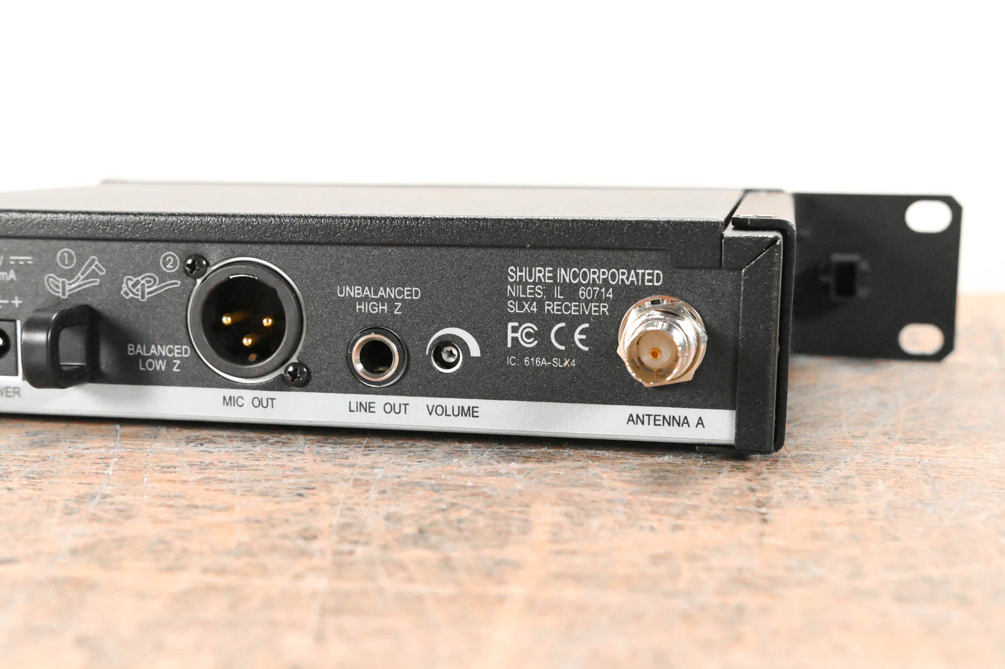 Shure SLX4 Wireless Diversity Receiver - H5 Band: 518-542 MHz