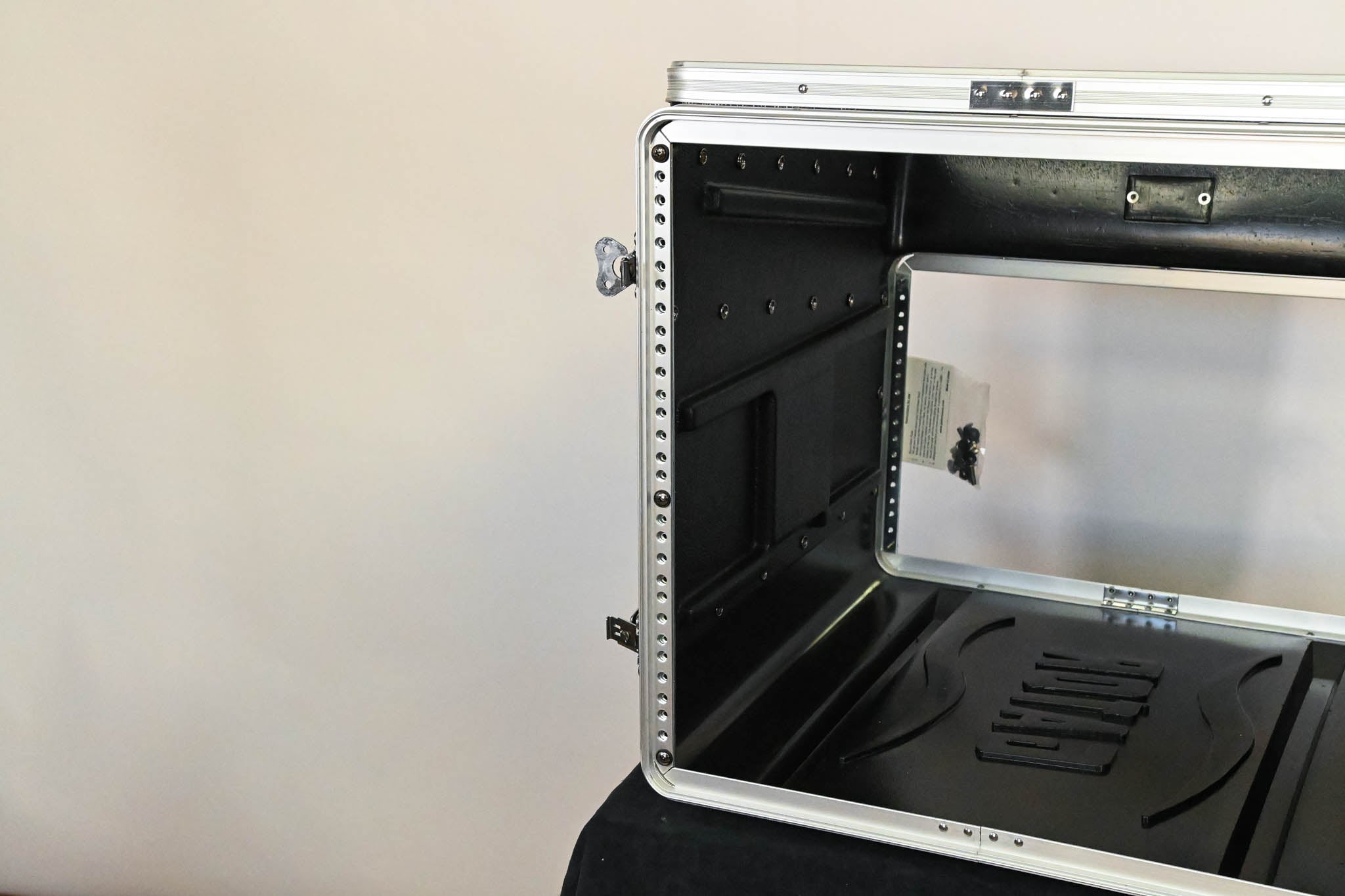 Gator Cases GRC-10X6 10U Top / 6U Front Console Audio Rack