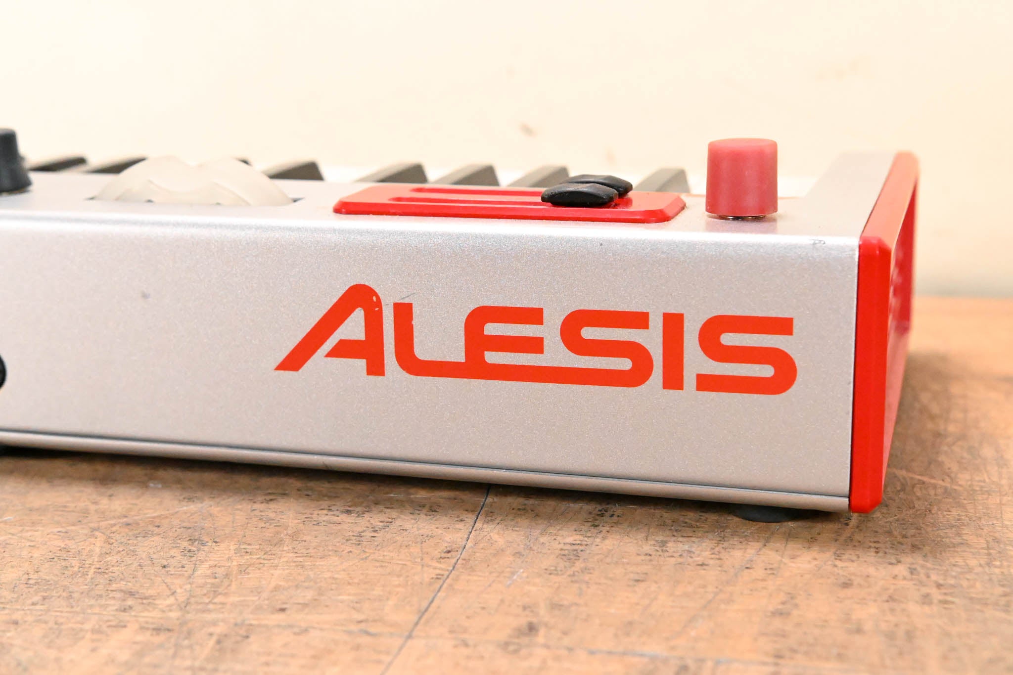 最終値下げ　美品！Alesis Micron シンセ 37鍵　基本動作確認済み。 Alesis Micron 37-Key Analog Modeling Synthesizer (NO POWER