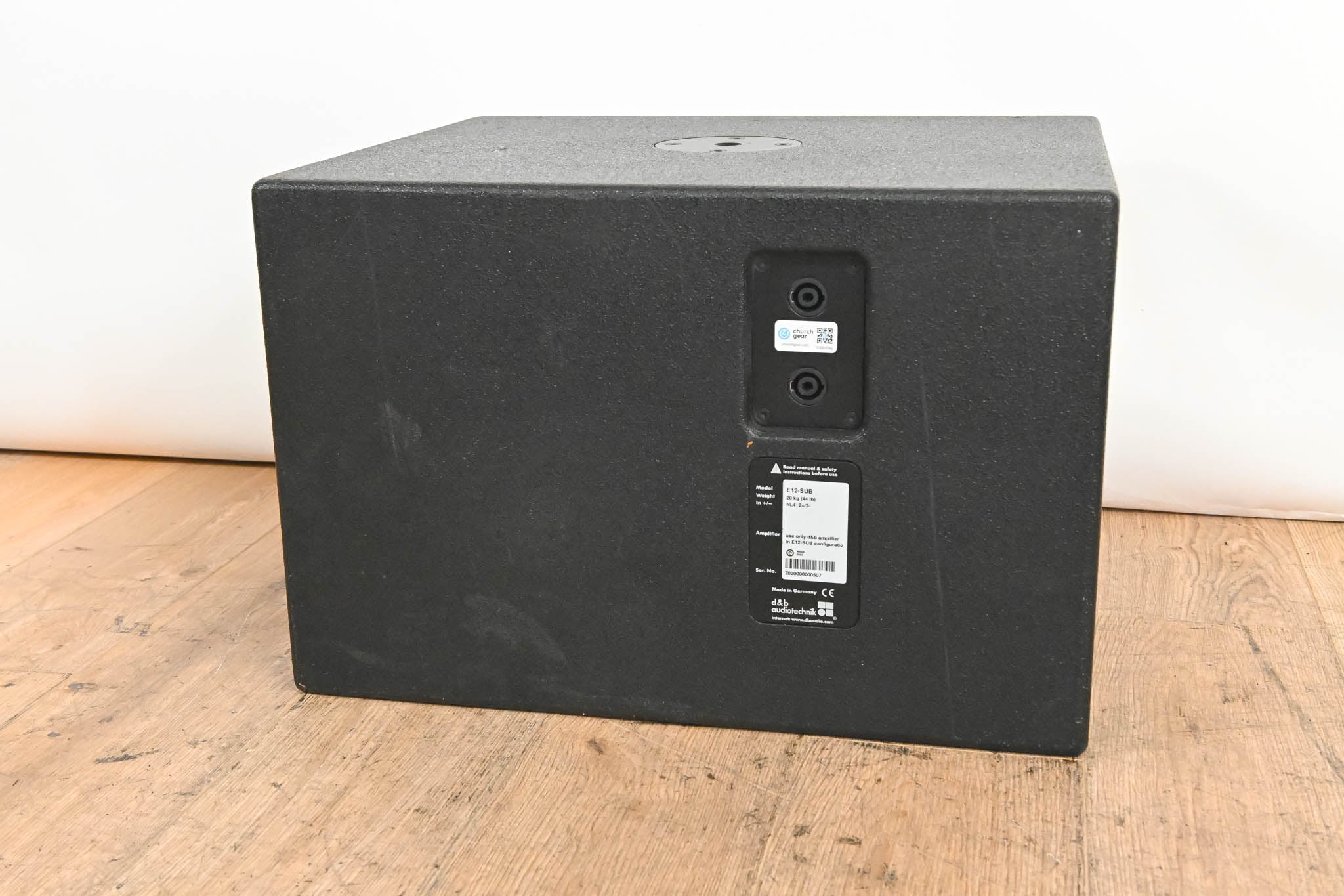 d&b audiotechnik E12-SUB Compact Bass-Reflex Subwoofer