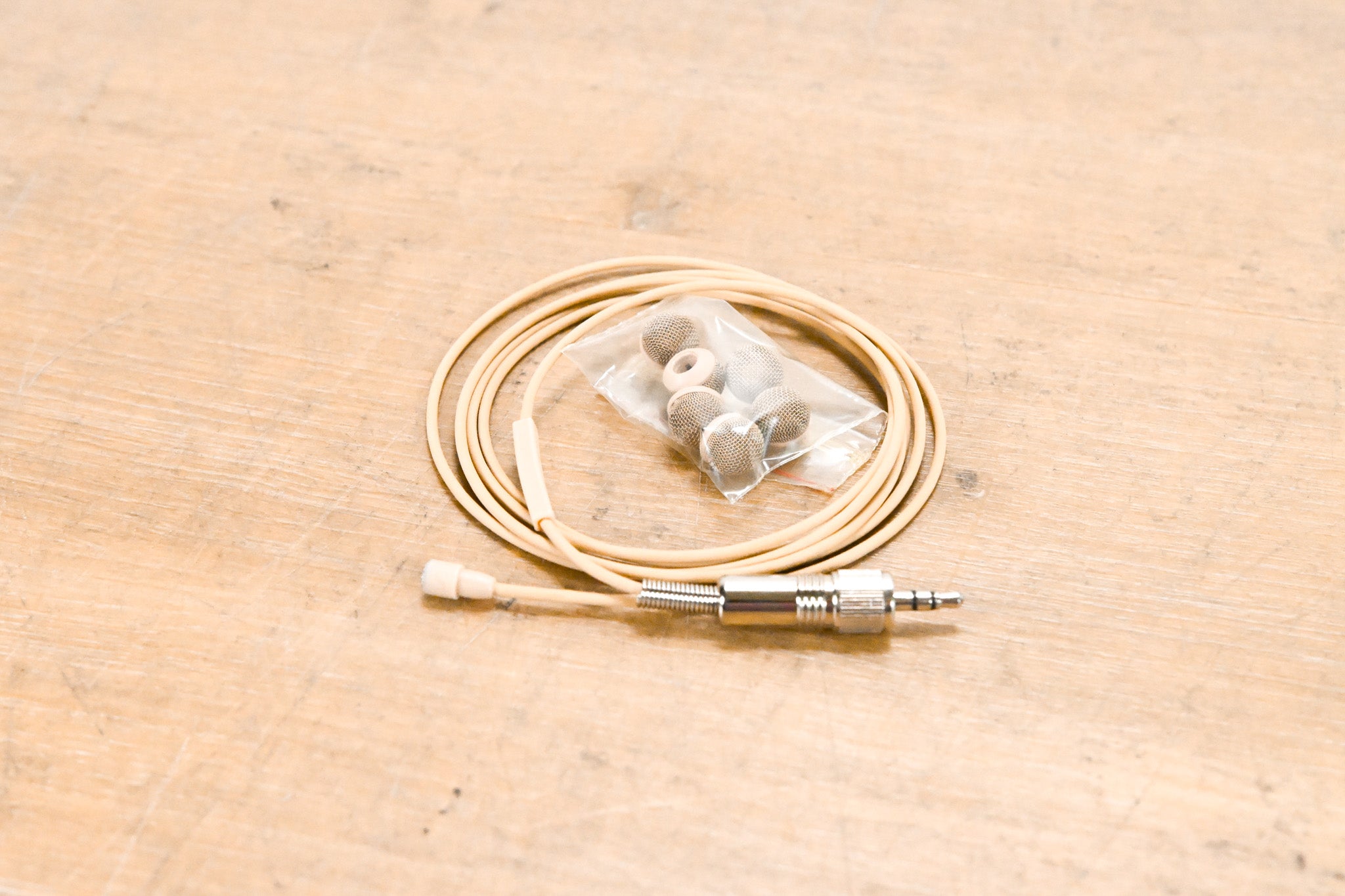 Sennheiser MKE 2 Lavalier Lapel Mic w/ Locking 3.5mm Connector - Beige