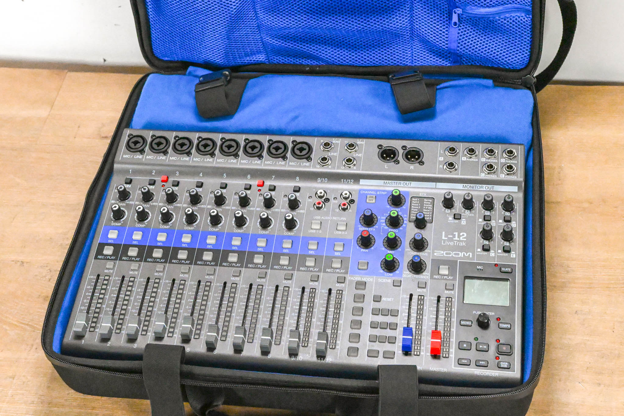Zoom LiveTrak L-12 12-Channel Digital Mixer / Recorder