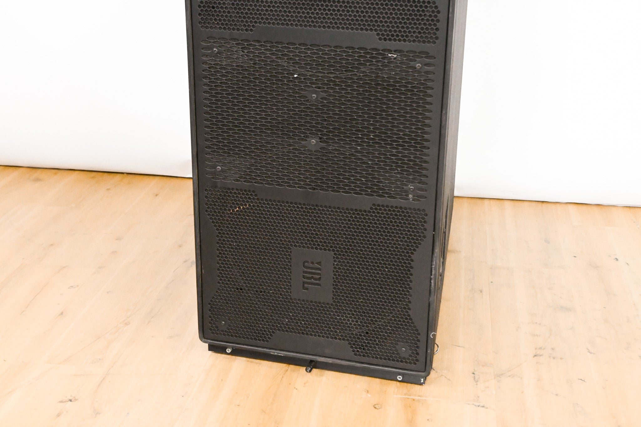 JBL VT4882DP Powered Dual 15" VerTec Line Array Subwoofer
