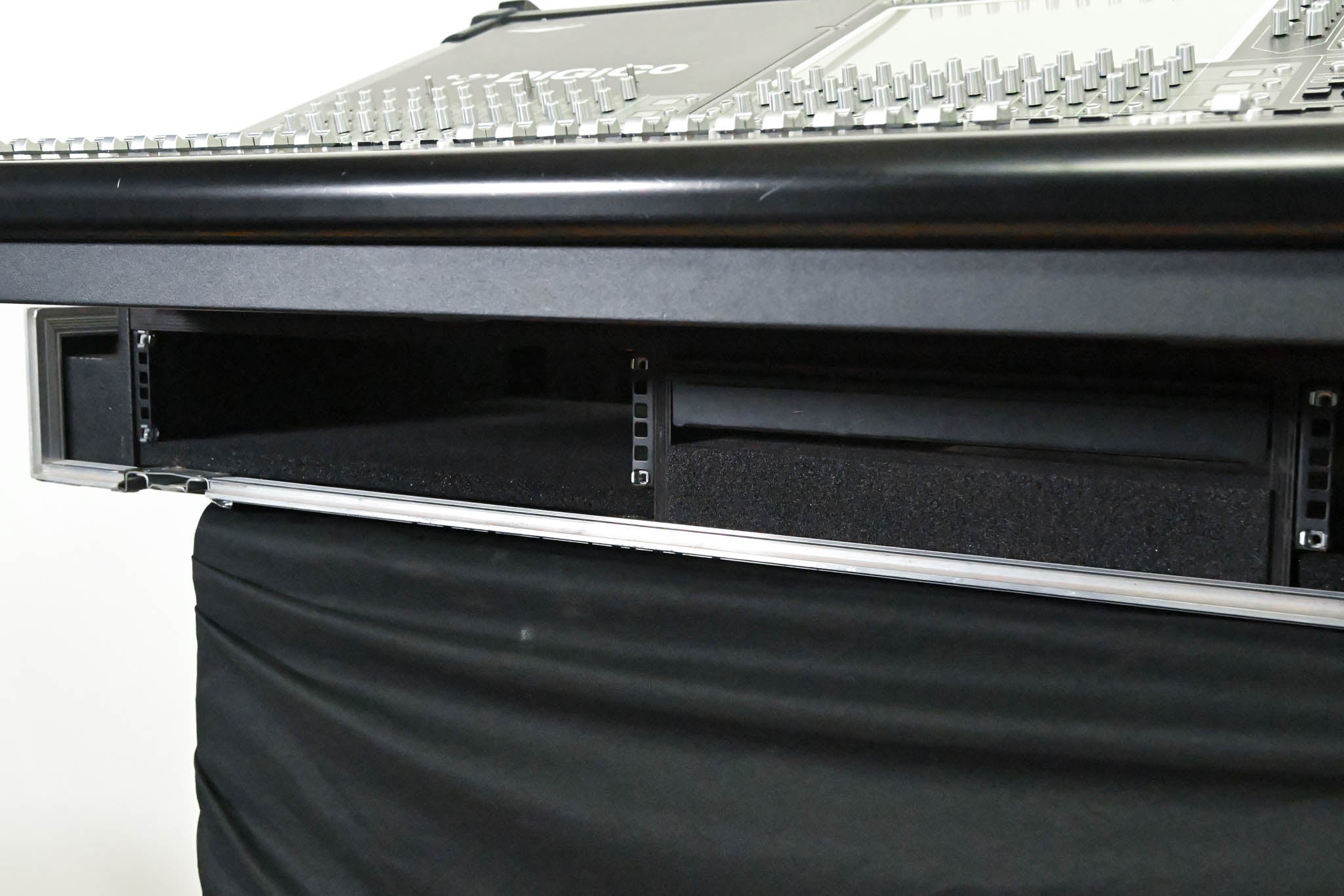 DiGiCo SD10 Digital Mixing Console w/ Waves Card, ST Optical & Road Case