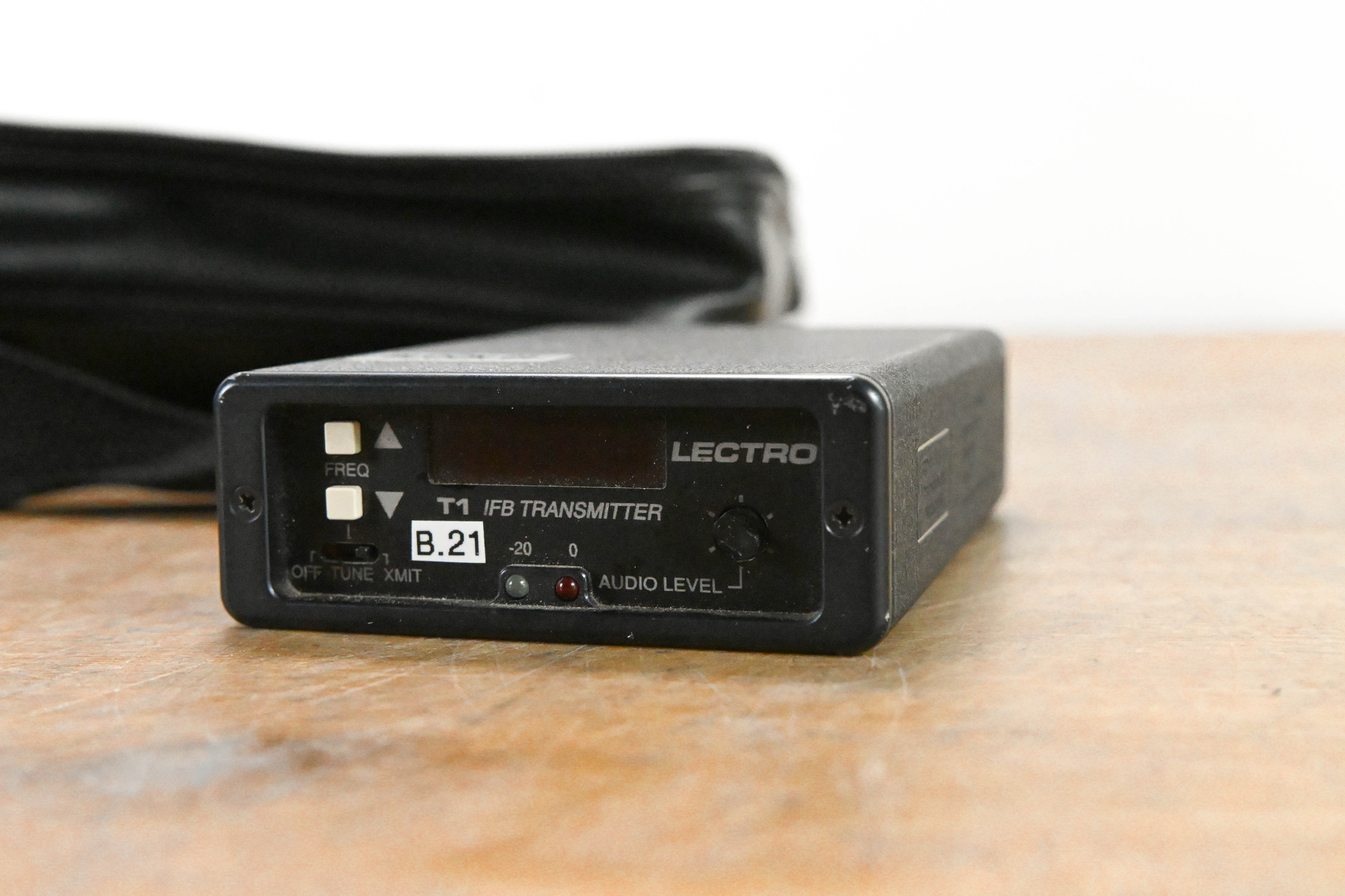 Lectrosonics T1 IFB Transmitter & R1a Receiver Block 21 w/ Case