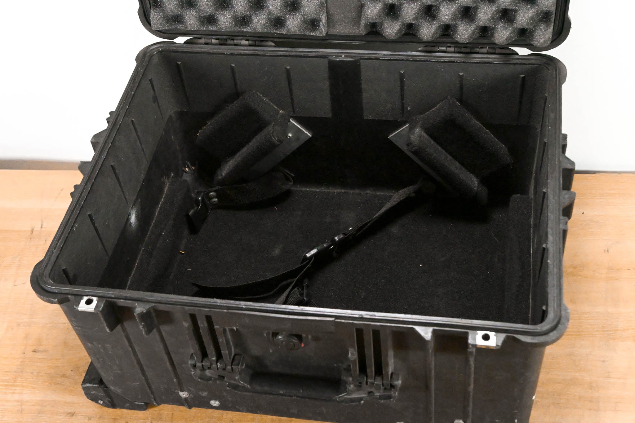 Pelican 1620 Protector Case (No Foam)