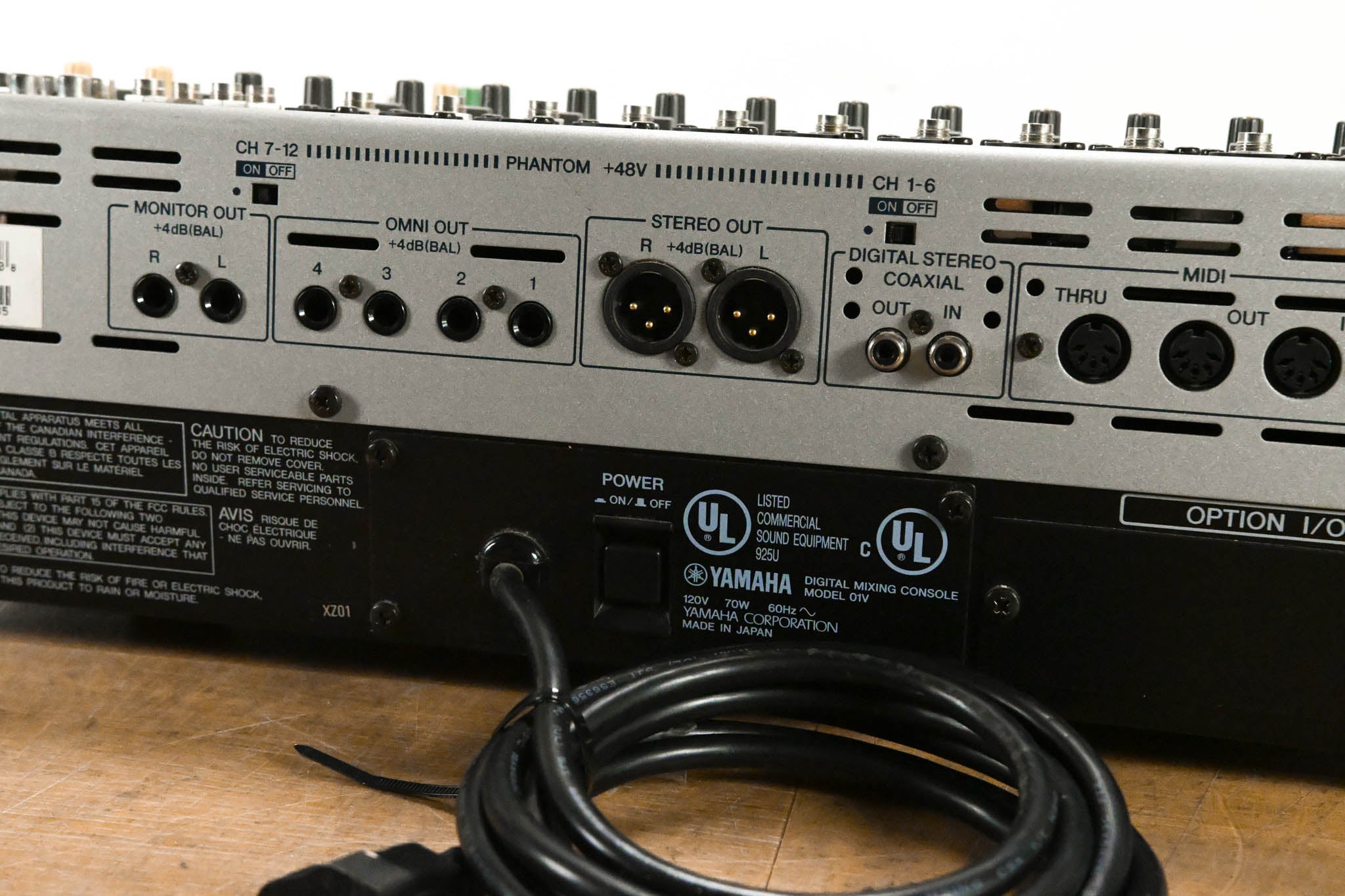 Yamaha 01V 16-Channel Digital Audio Console