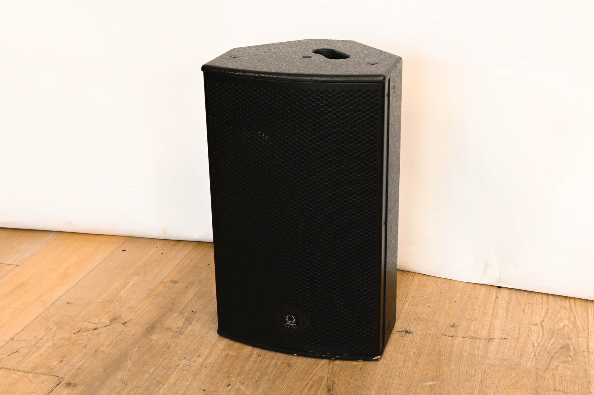 Turbosound NuQ102-AN 10" 600W Loudspeaker w/ Klark Teknik DSP & Ultranet