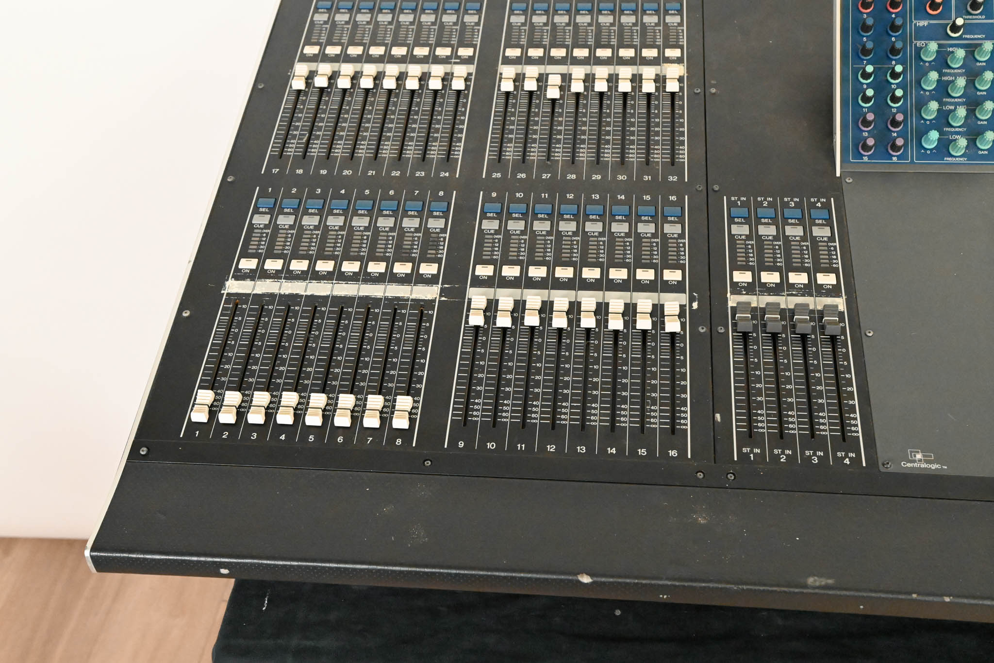 Yamaha M7CL-48 48-Channel Digital Audio Mixing Console