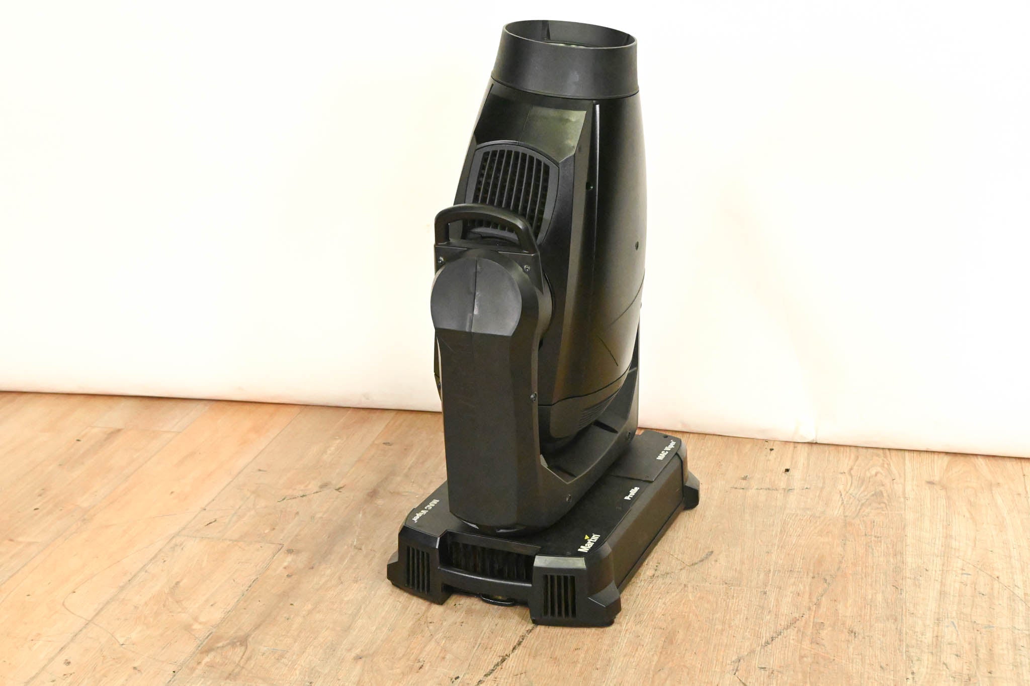 Martin MAC Viper Profile High Output Discharge-Based Moving Light