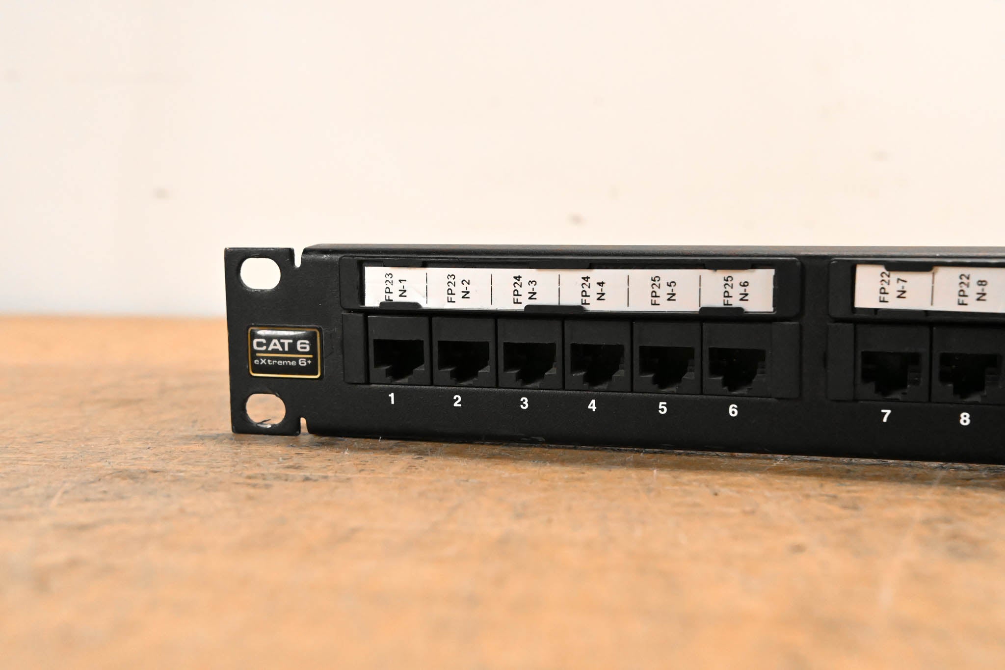 Leviton eXtreme 6+ 24-Port  Cat 6 Universal Patch Panel