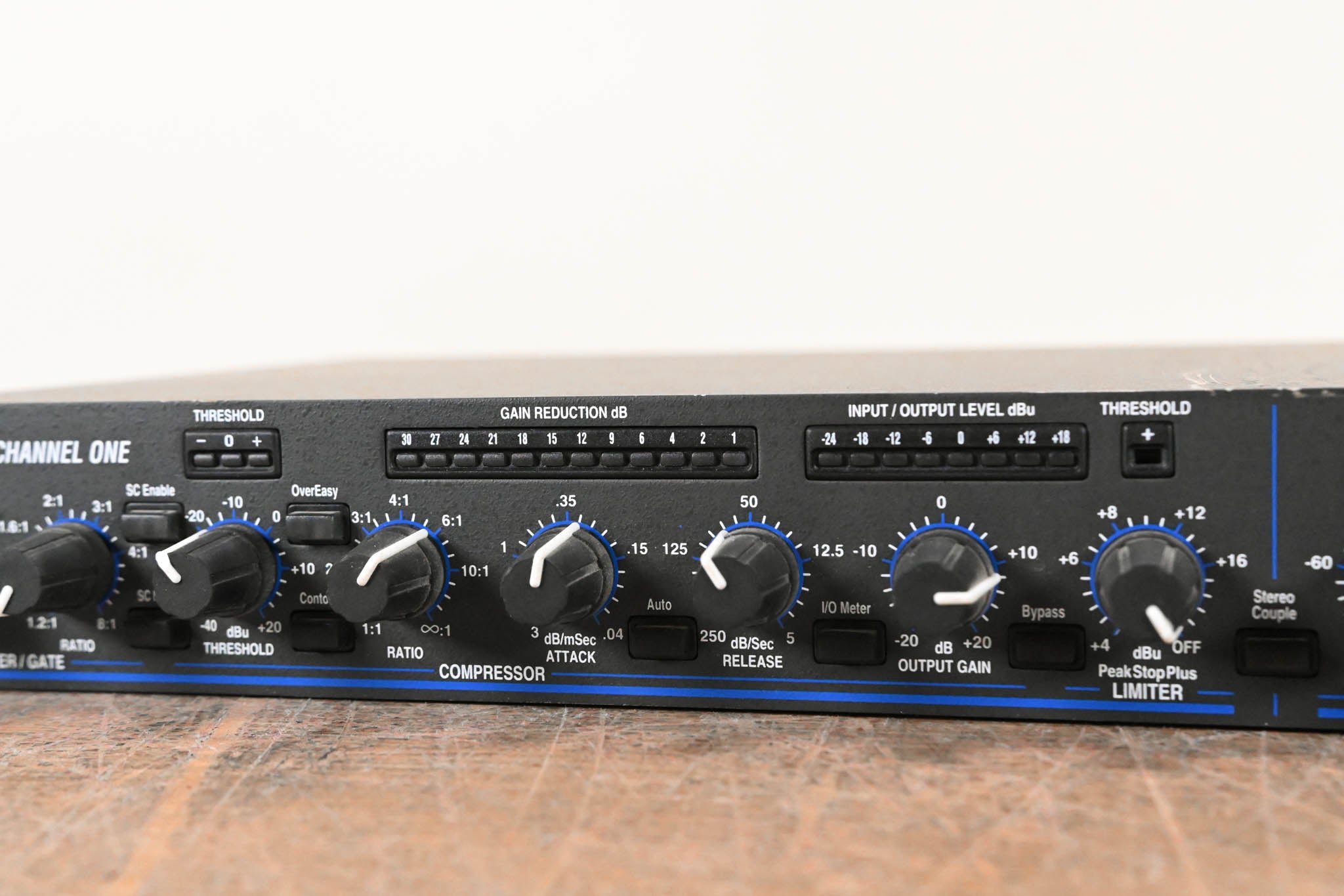 dbx 1066 2-Channel Compressor/Limiter/Gate