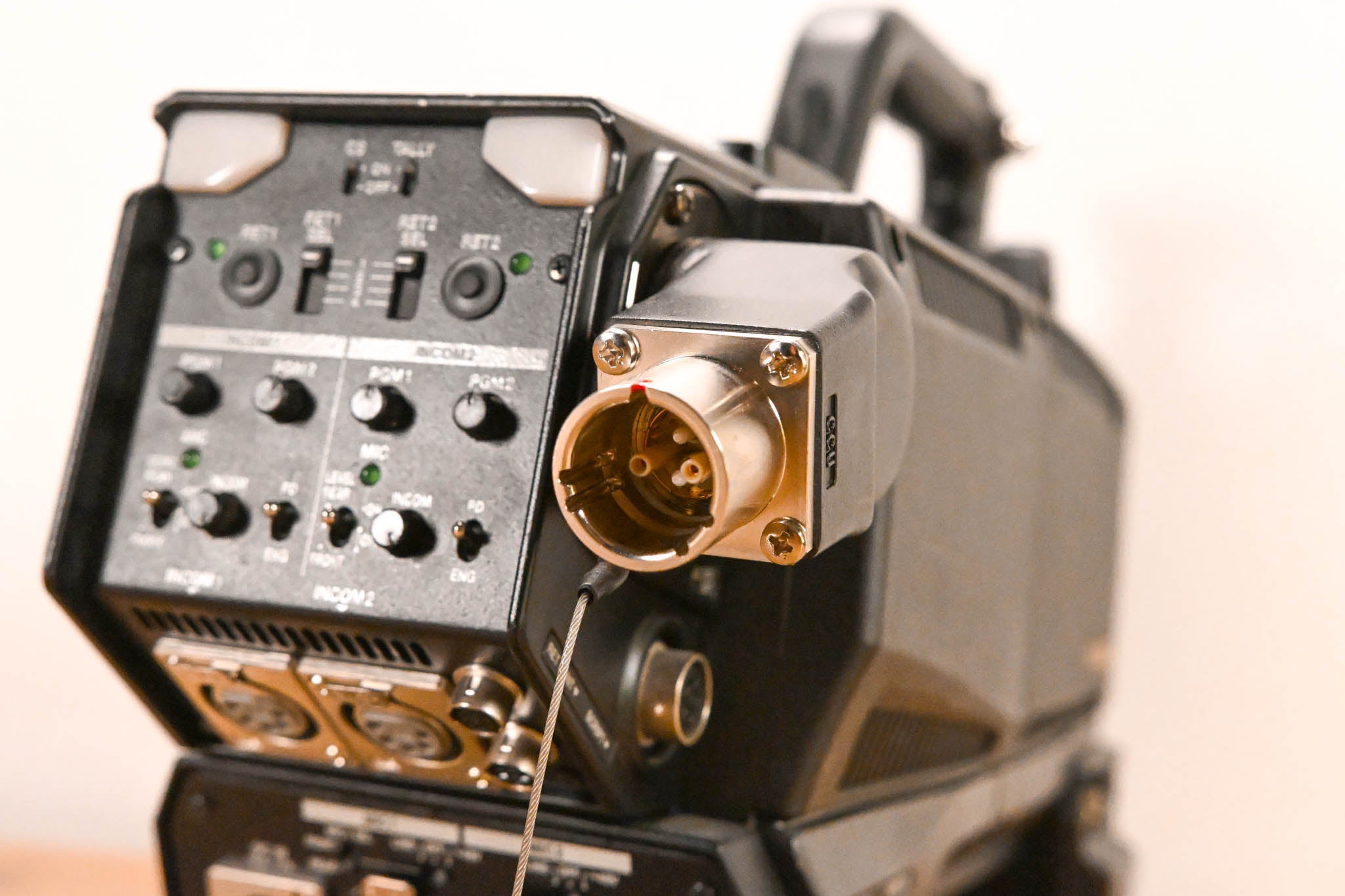 Hitachi Z-HD5000 HDTV Camera with CA-HF1000 Camera Adaptor