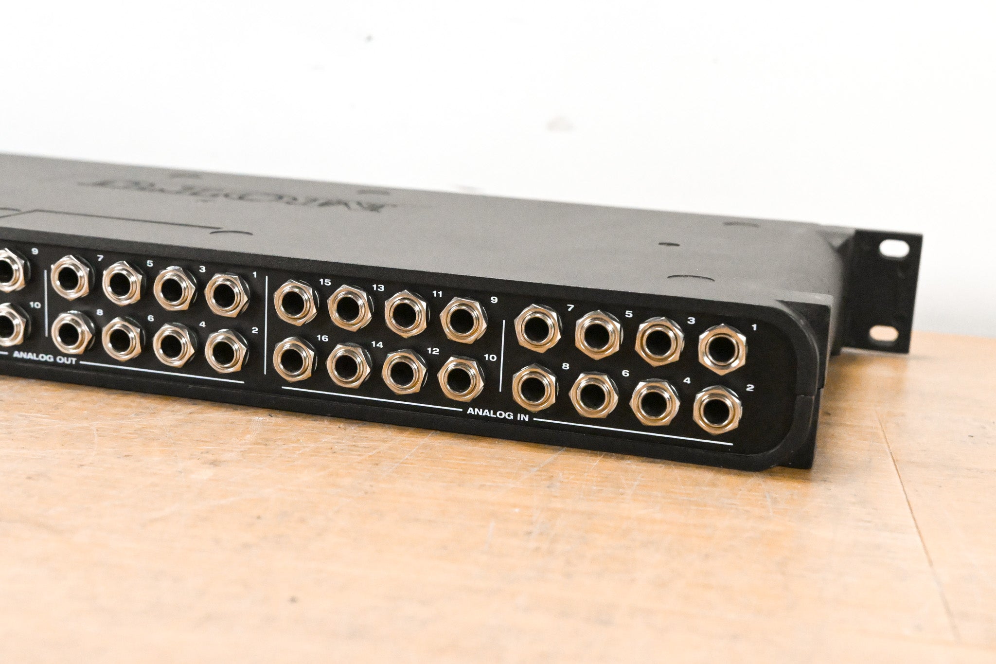 MOTU 16A 32x32 Thunderbolt / USB 2.0 Audio Interface with AVB