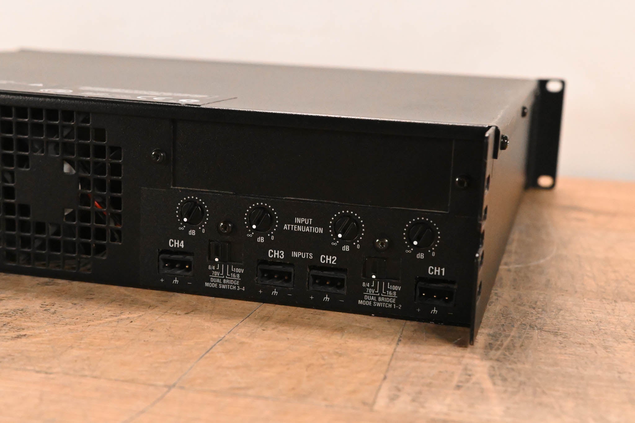 Crown CTs 4200 Four-Channel, 260W Power Amplifier