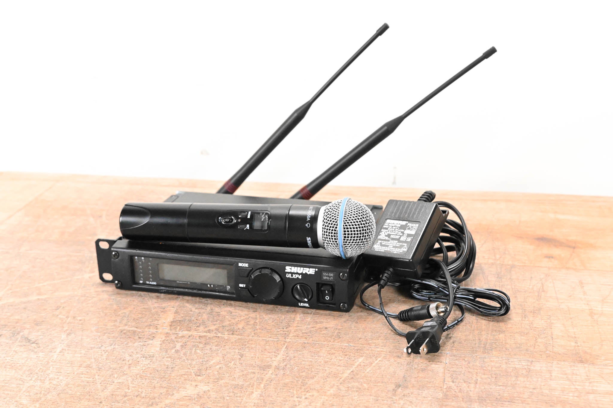 Shure ULXP24/BETA58 Handheld Wireless System - J1 Band: 554-590 MHz