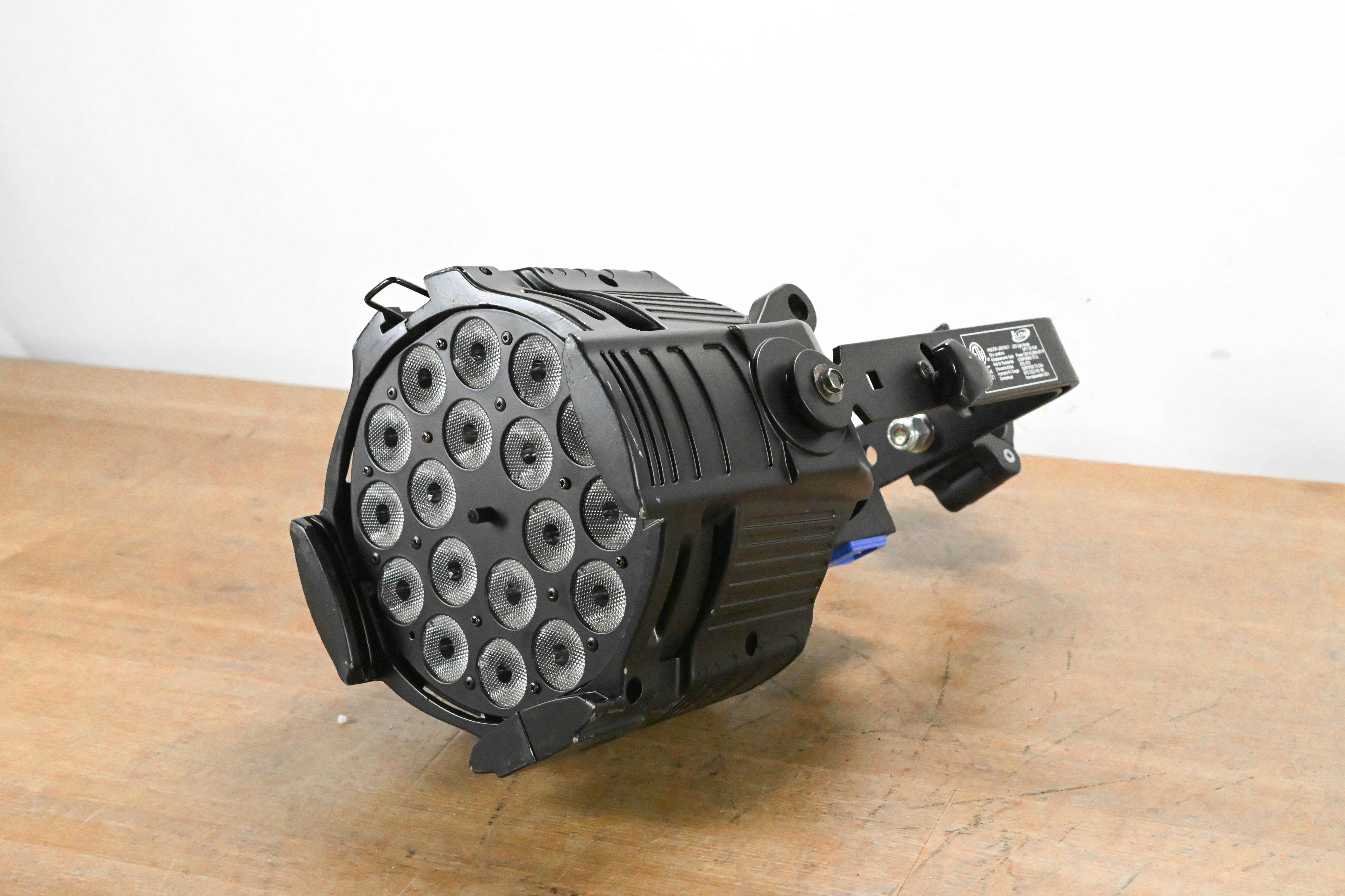 Elation OPTI TRI PAR 18 x 3W Tri Color LED Par
