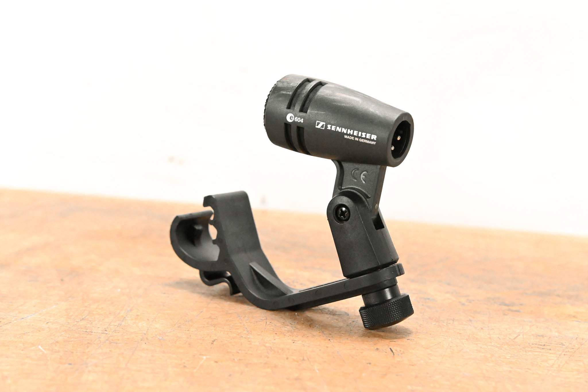 Sennheiser e 604 Dynamic Cardioid Instrument Microphone