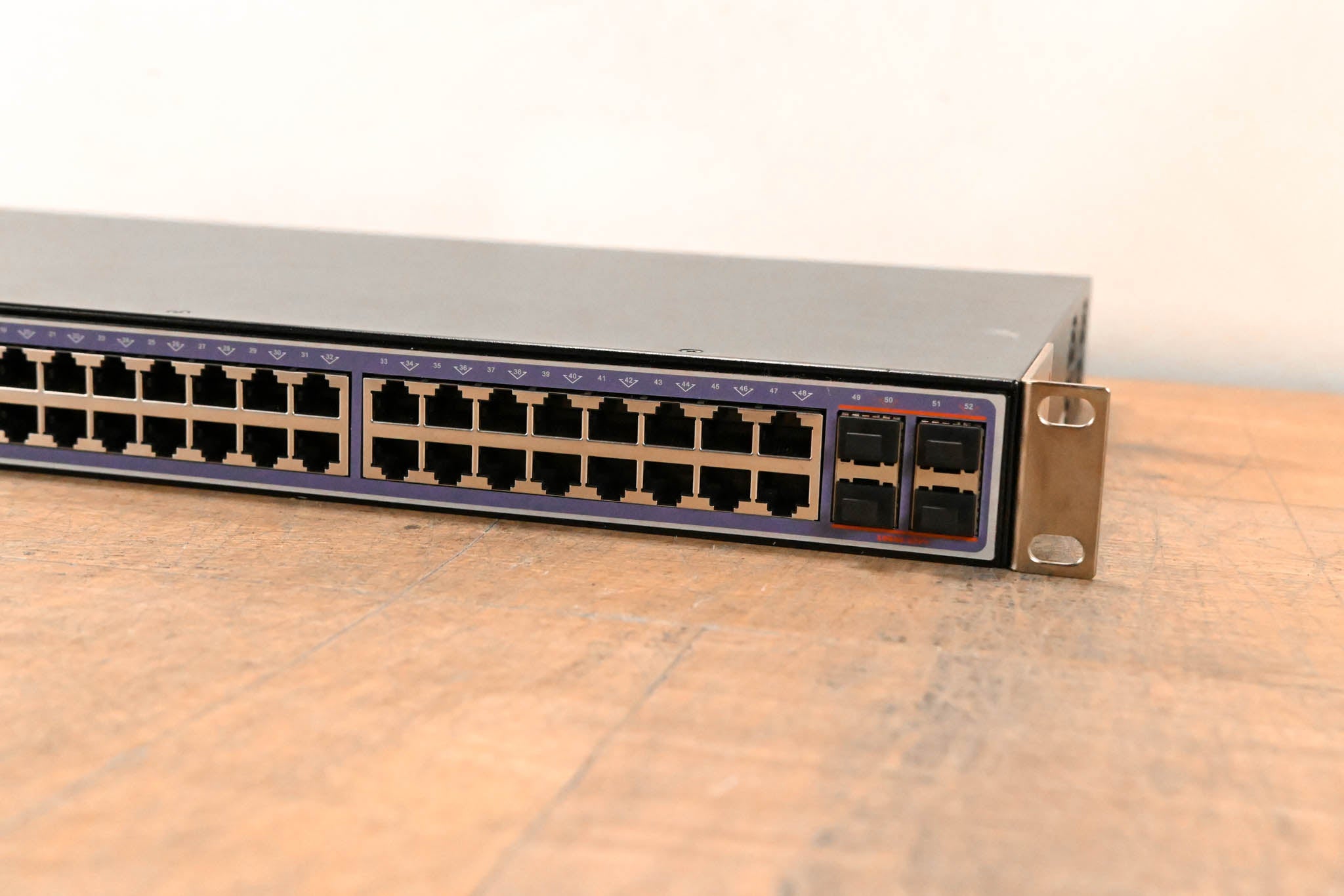Extreme Networks 220-48P-10GE4 ExtremeSwitching 220 48-Port Switch
