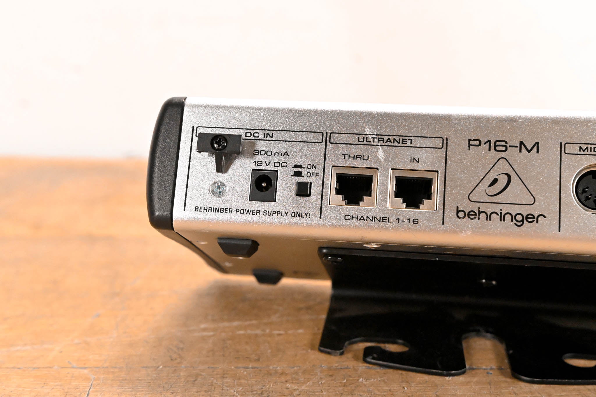 Behringer Powerplay P16-M 16-Channel Digital Personal Mixer