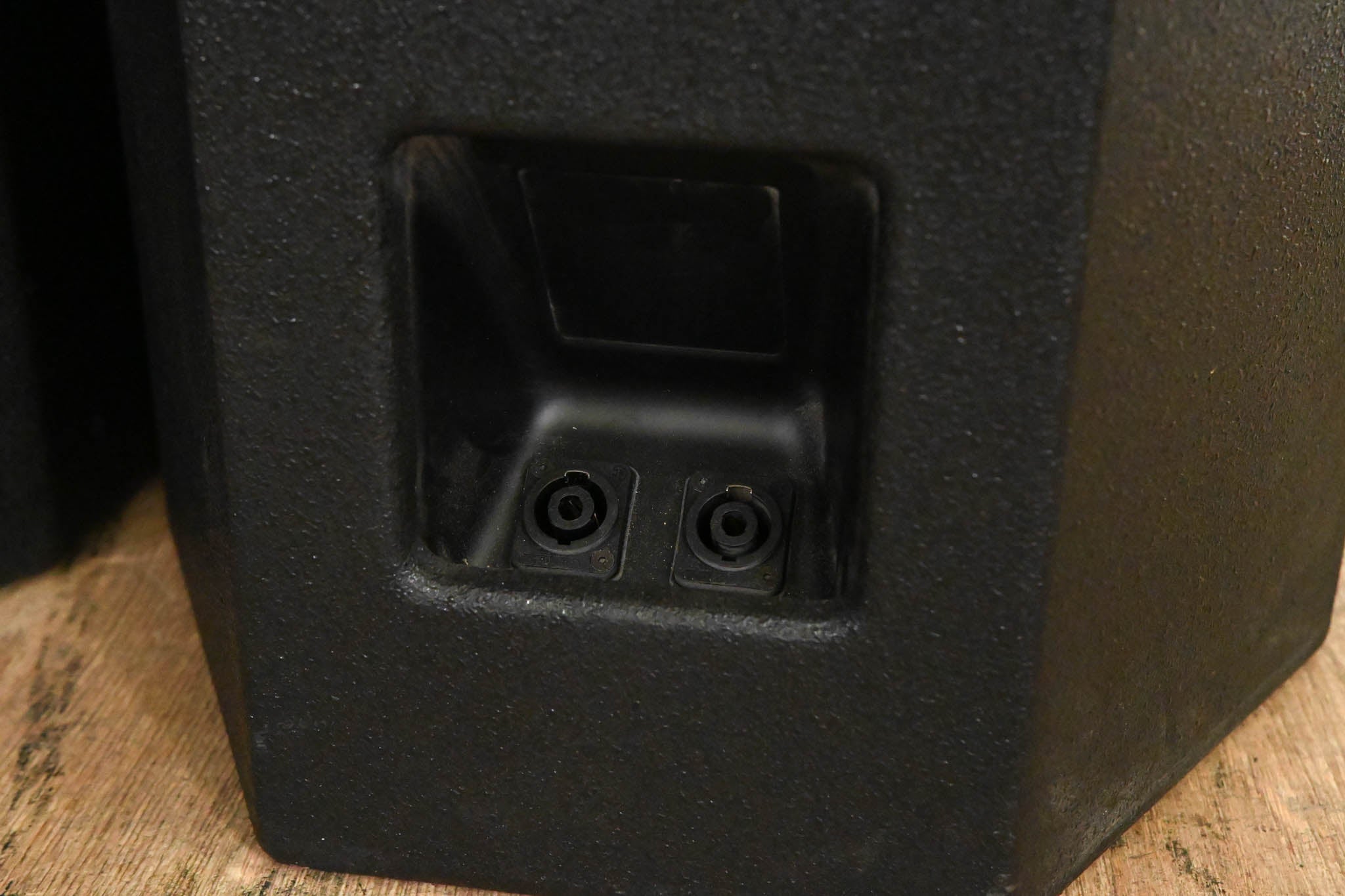 d&b audiotechnik Ci90 Full Range 2-Way Passive Loudspeaker (PAIR)