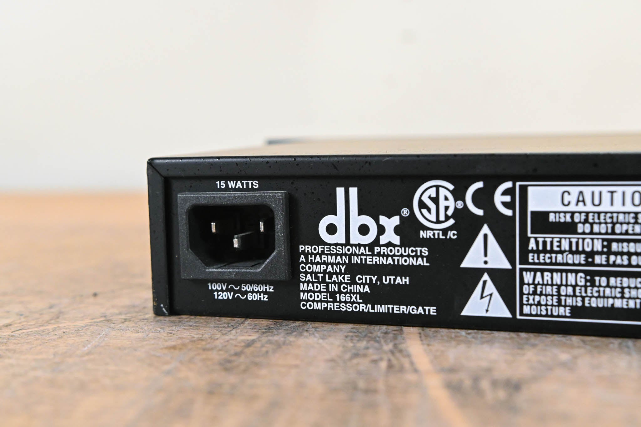 dbx 166XL 2-Channel Compressor/Limiter/Gate