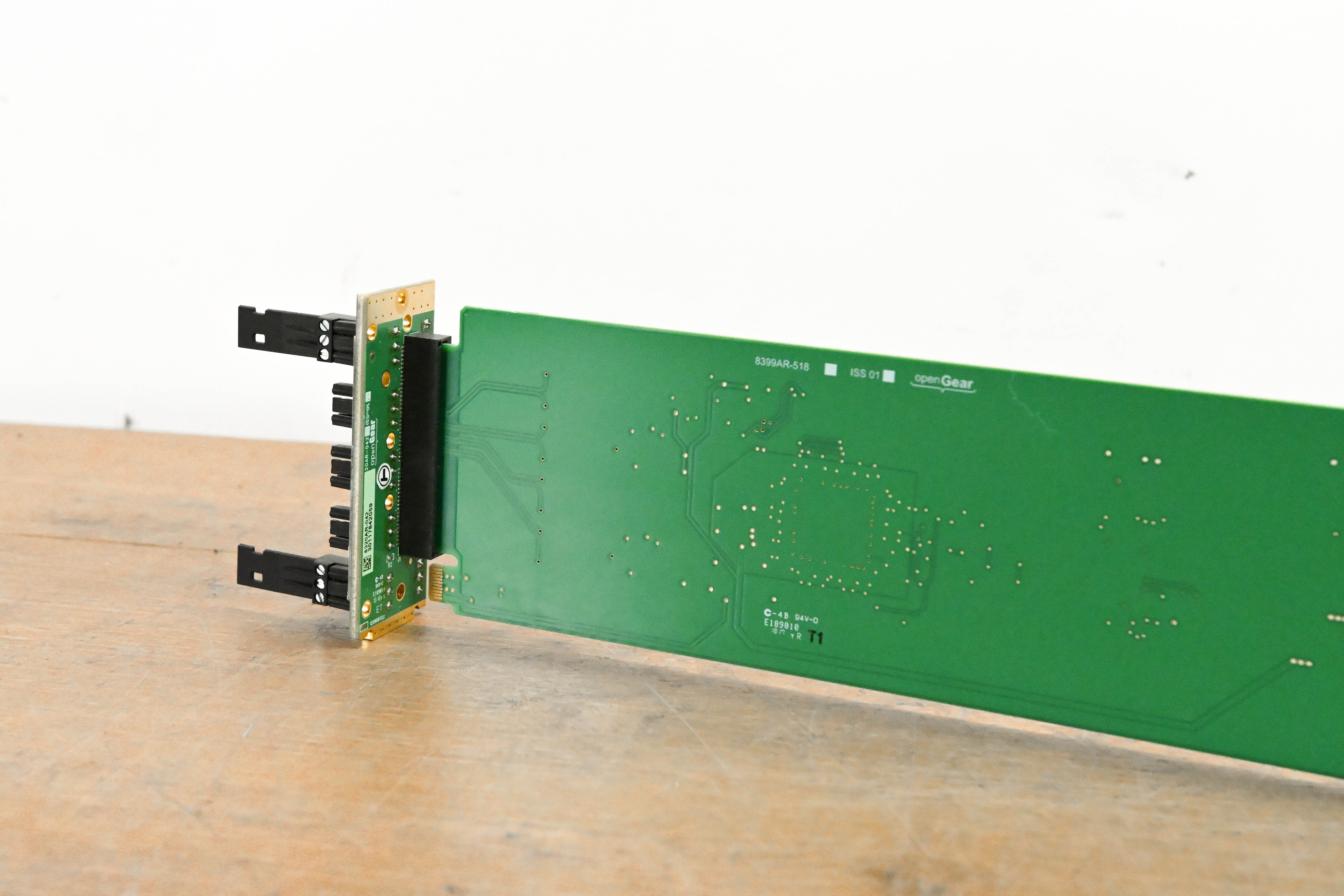Ross ADA-8402-B AES / EBU Distribution Amplifier Module with Rear I/O