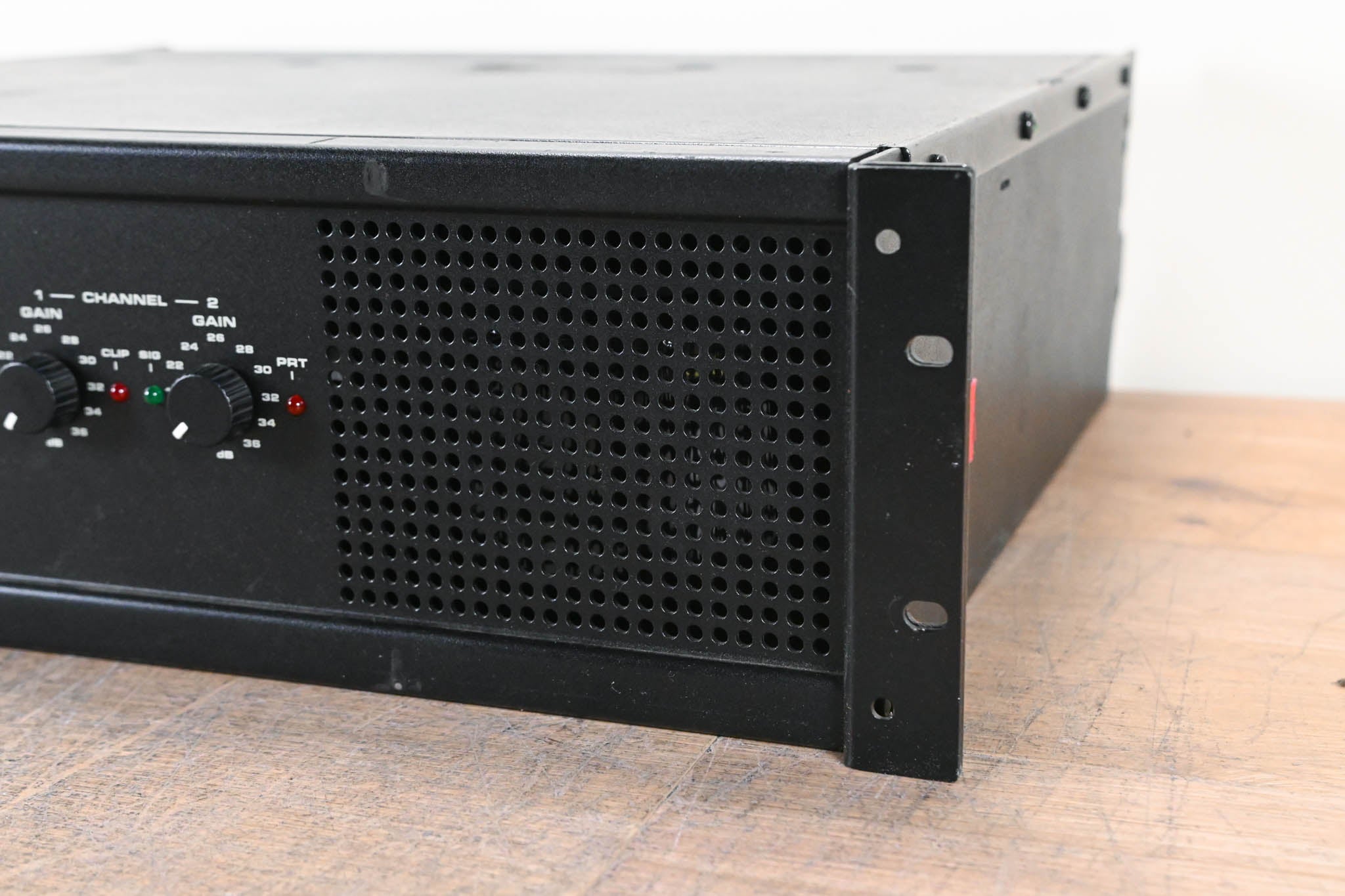 QSC RMX 4050a Two-Channel Power Amplifier