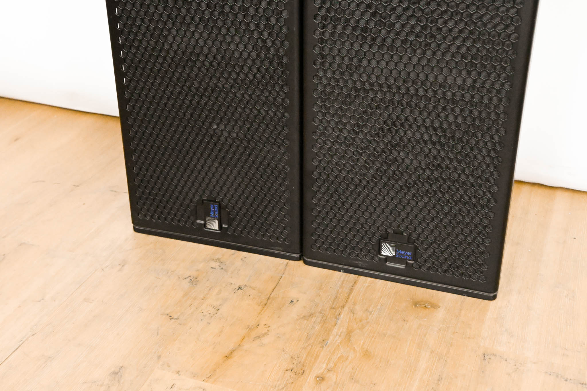 Meyer Sound UPJ-1P Compact VariO Loudspeaker (PAIR)