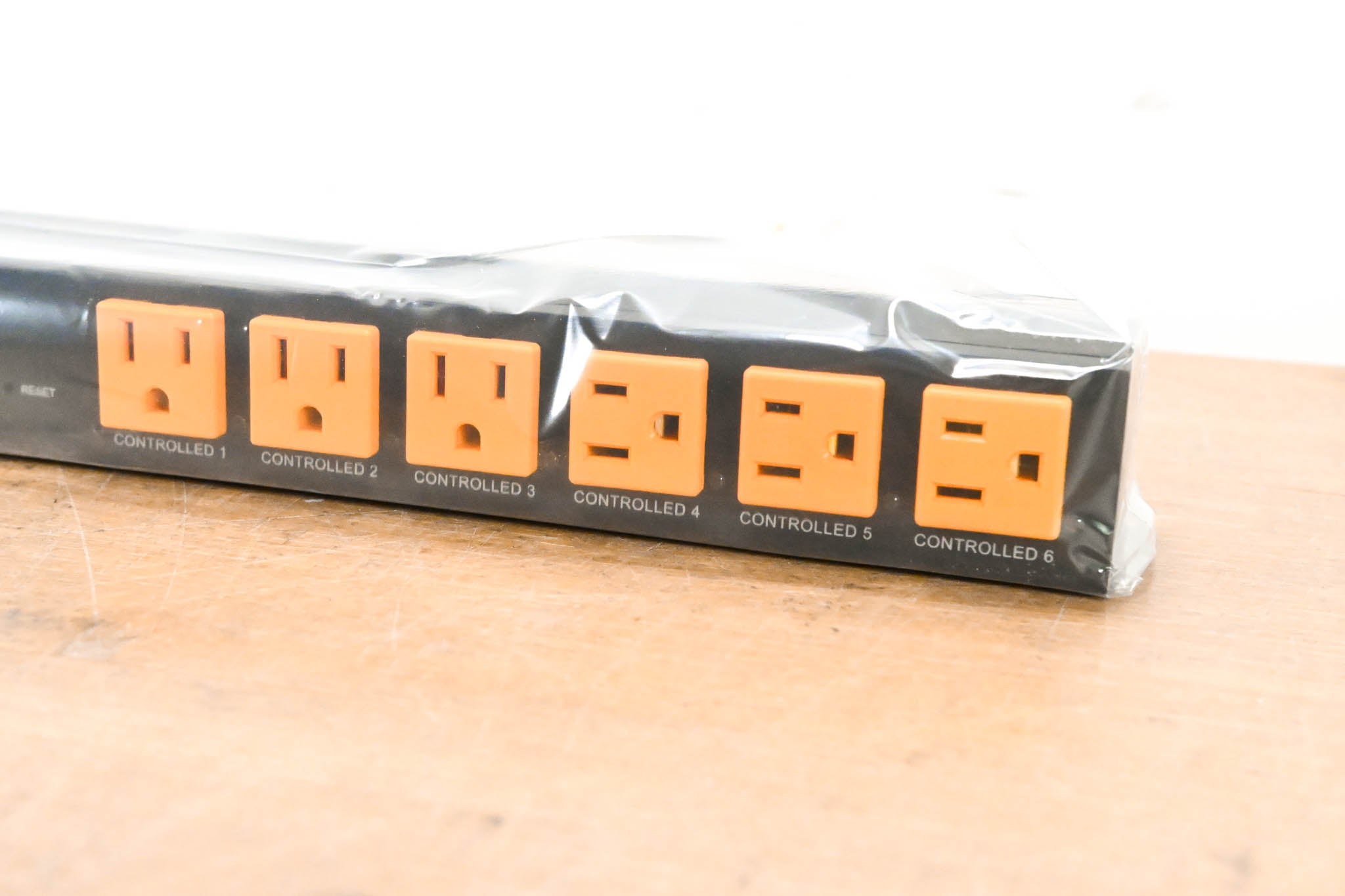 WattBox WB-800-IPVM-6 Rackmount IP Power Conditioner (6 Outlets)