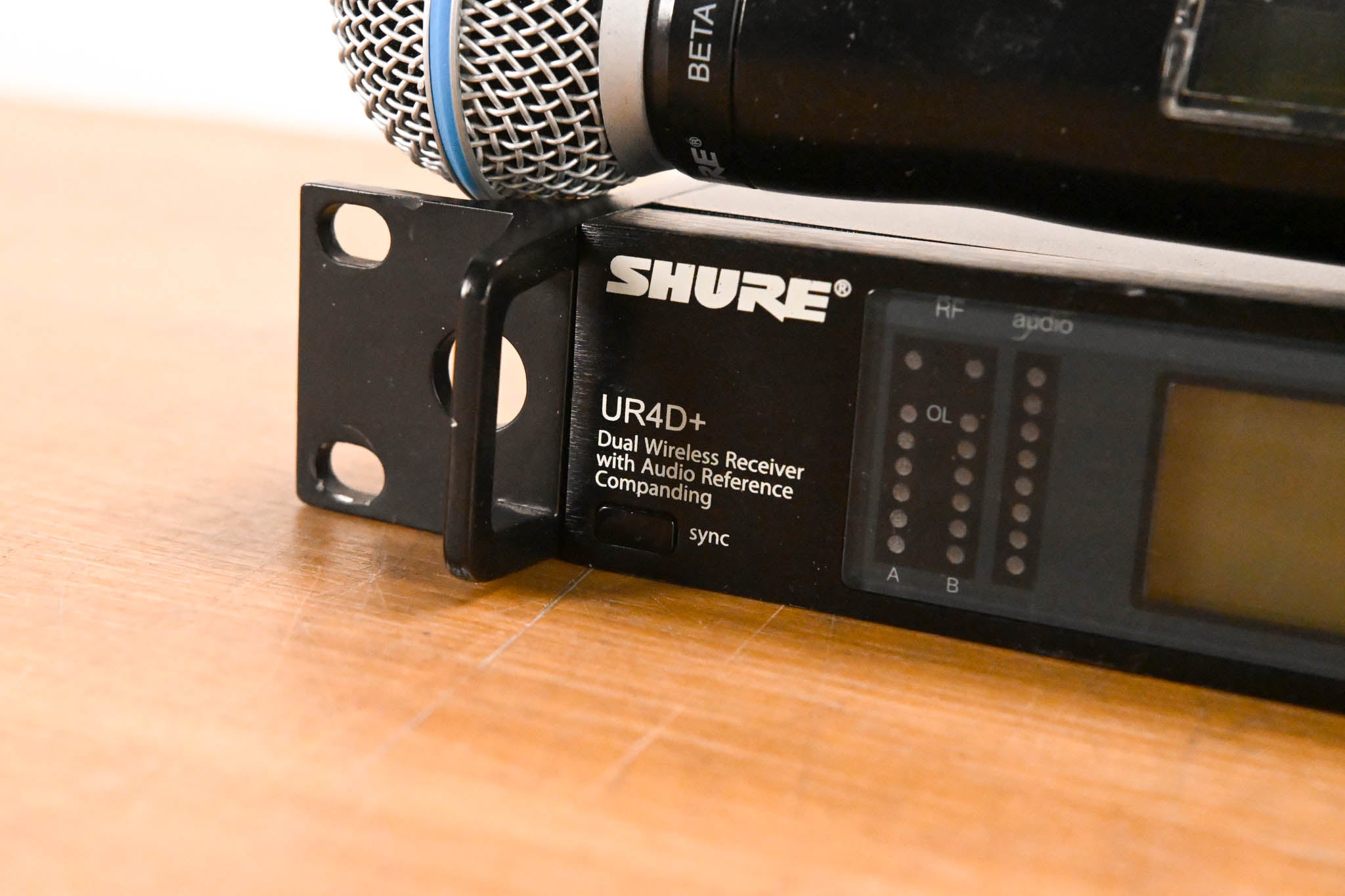 Shure UR4D+ Dual Wireless Receiver with UR2/BETA87A Mic - J5 Band